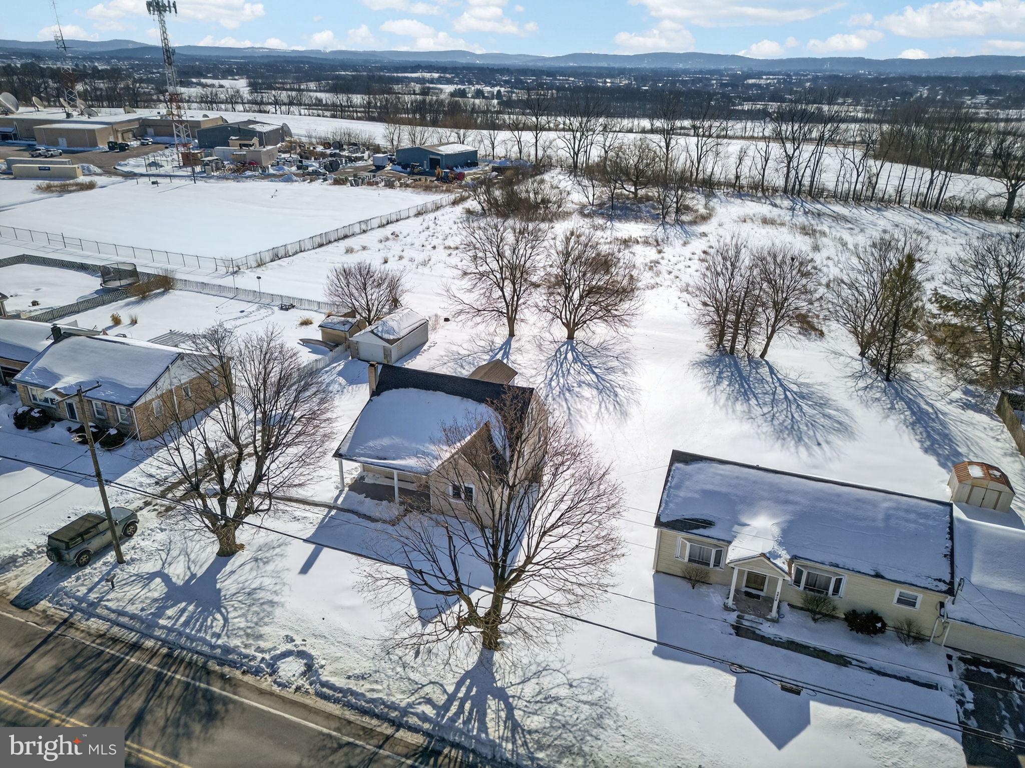 NORTHAMPTON - Residential