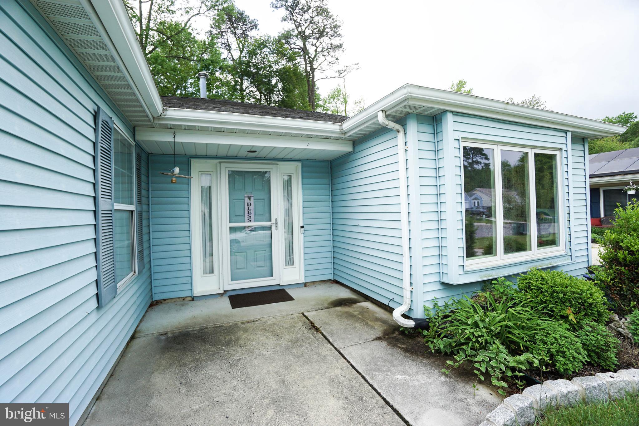 123 LANTERN PLACE