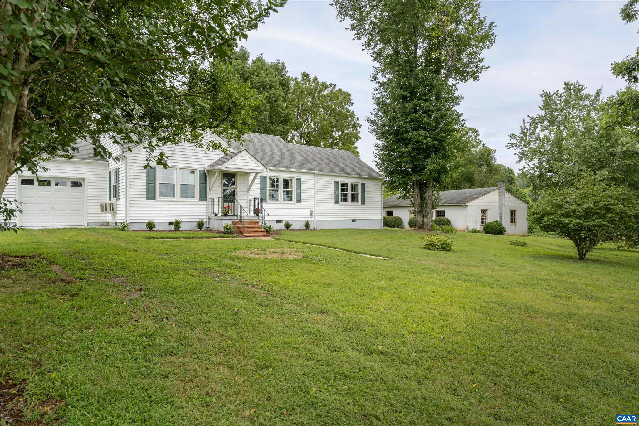 6700 COBHAM HTS