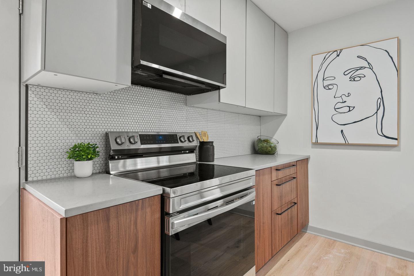 SOUTH LAWN - Residential