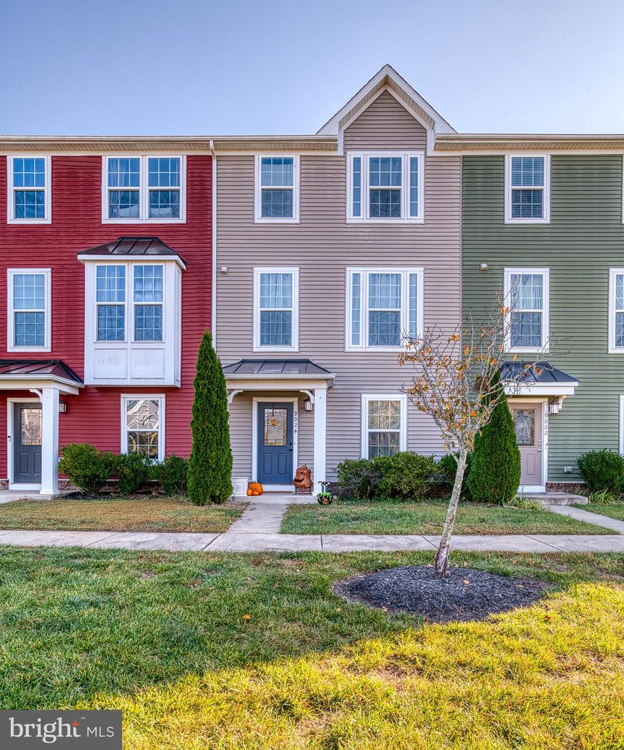 PRICE REDUCTION!! Owners ready to move to their new home! Lovely 3 bedroom, 2.5 bath townhouse in the Mintbrook Subdivision. Freshly painted and carpets cleaned, its ready for you to move in!   Open floor plan features kitchen with granite countertops, island, stainless steel appliances. Deck and large family room off kitchen. Primary suite with walk-in closet and ensuite bath with soaking tub.  The lower level features a bonus room, perfect to use as an office and access to 2 car garage.  Starbucks within walking distance. Fantastic location close to shopping, dining and  major commuter routes 29, 17 and Rt 28. Available Dec 1. Curtains do not convey.
Please apply using the RentSpree link shown in the listing.