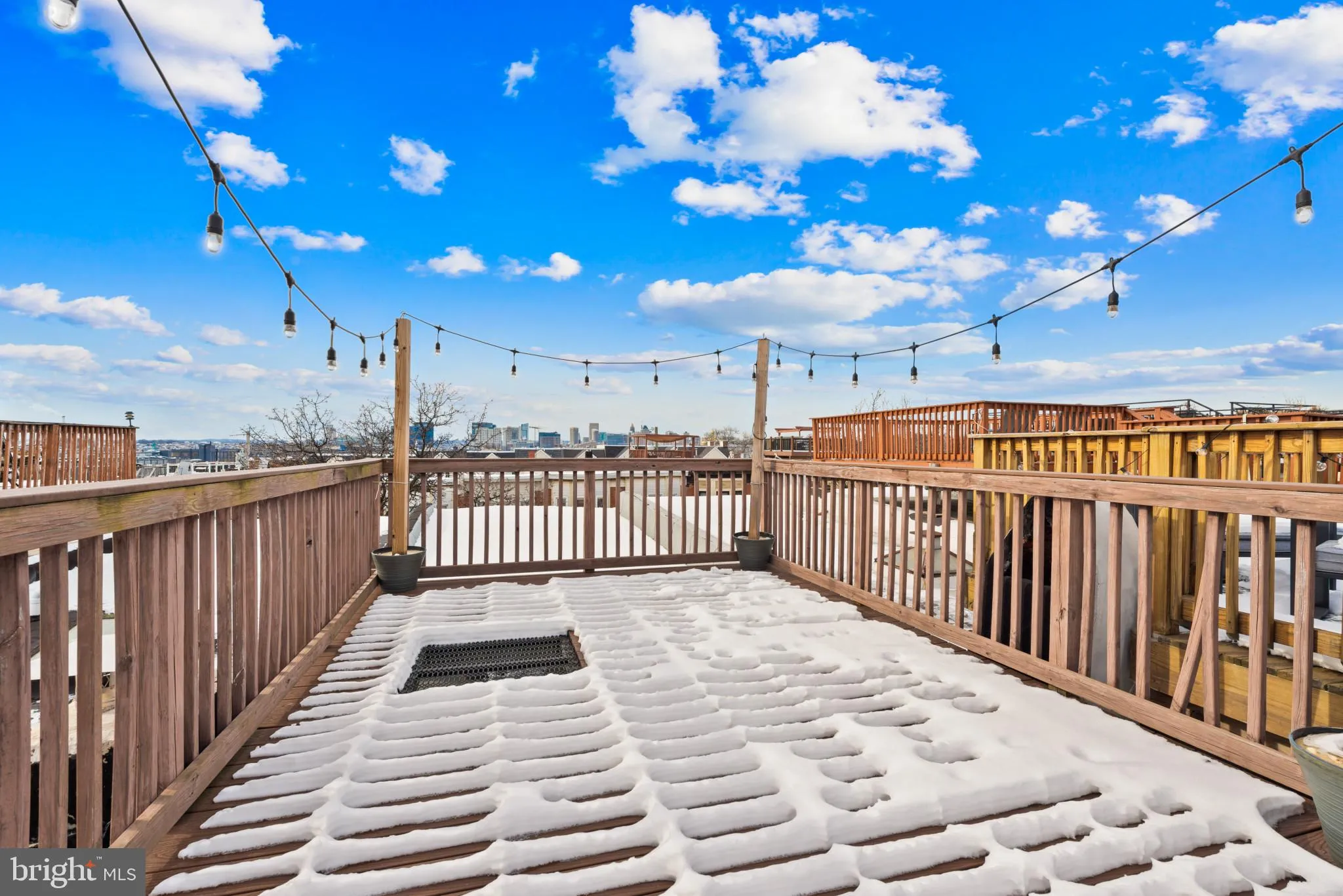 Baltimore, Maryland 21224, United States, 3 Bedrooms Bedrooms, ,3 BathroomsBathrooms,Residential,Pending,19331