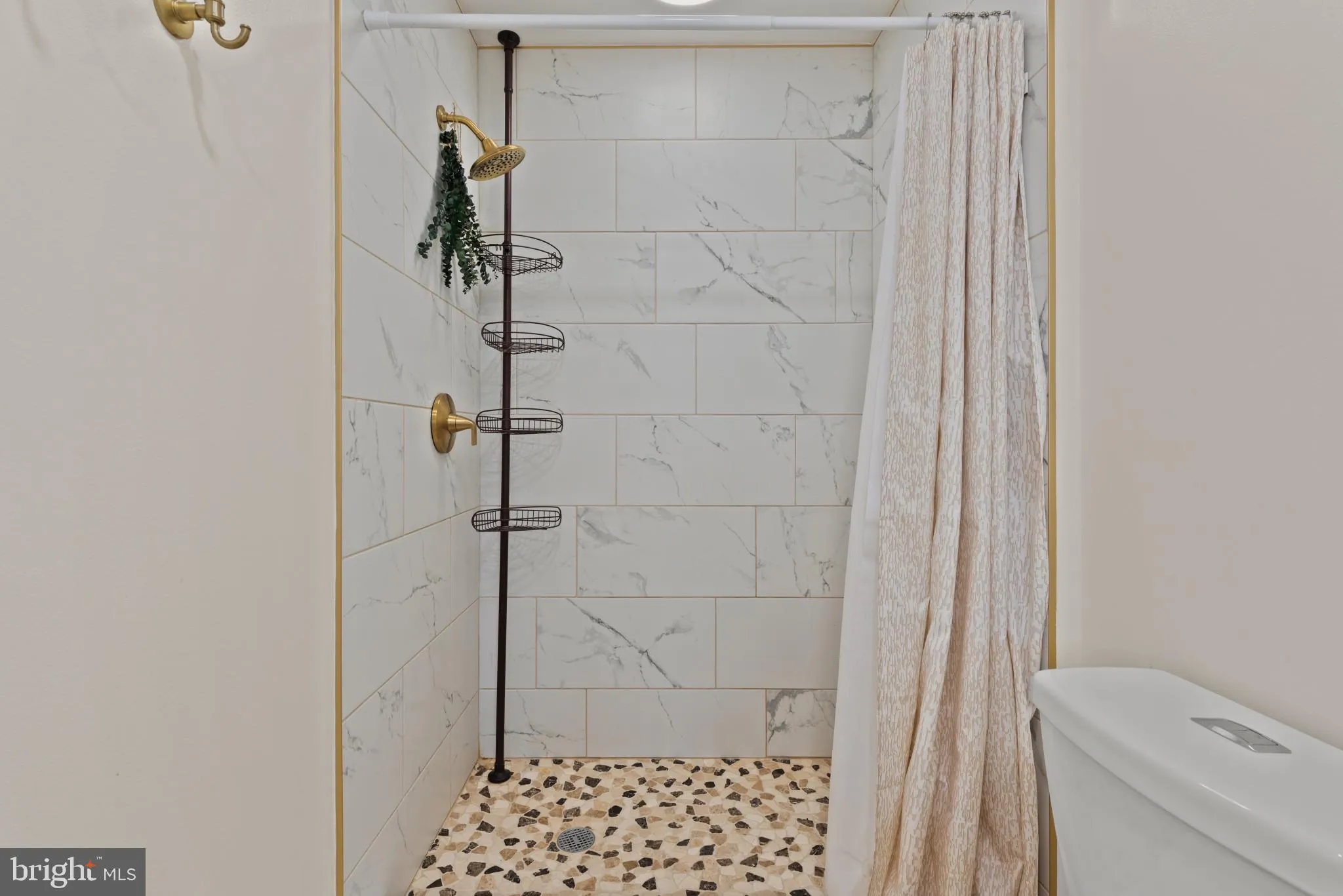 Baltimore, Maryland 21224, United States, 3 Bedrooms Bedrooms, ,3 BathroomsBathrooms,Residential,Pending,19331