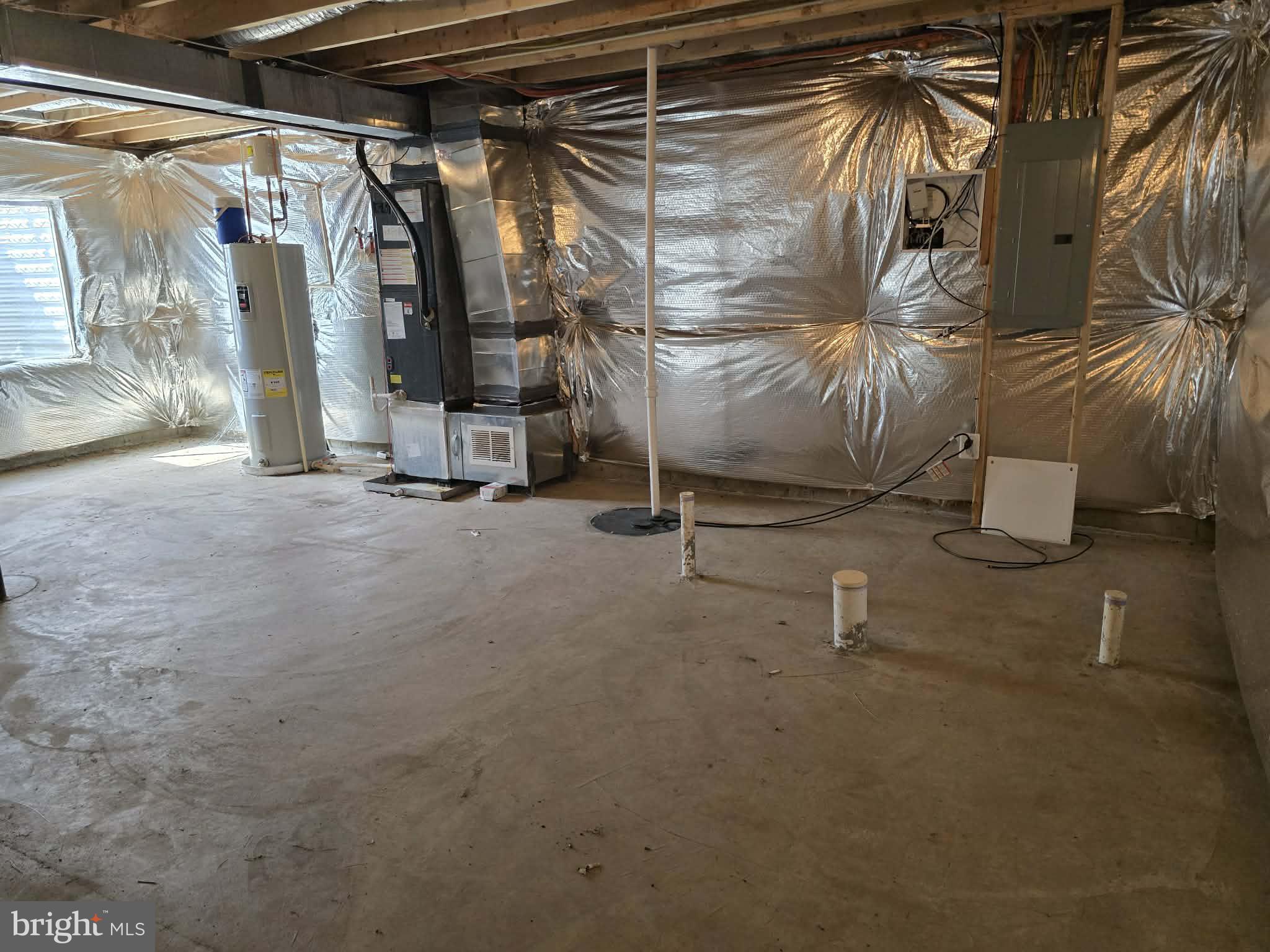 THREE FLAGS - Residential