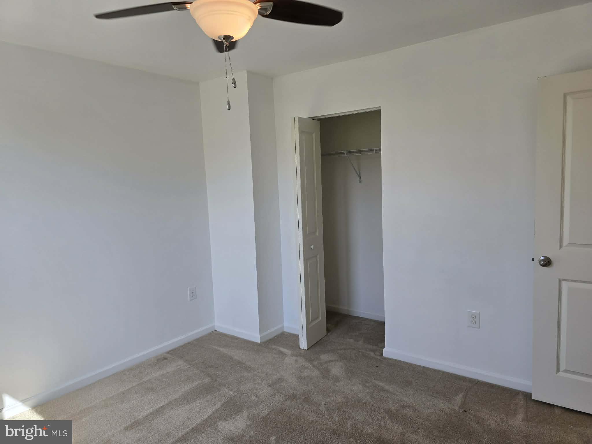 THREE FLAGS - Residential