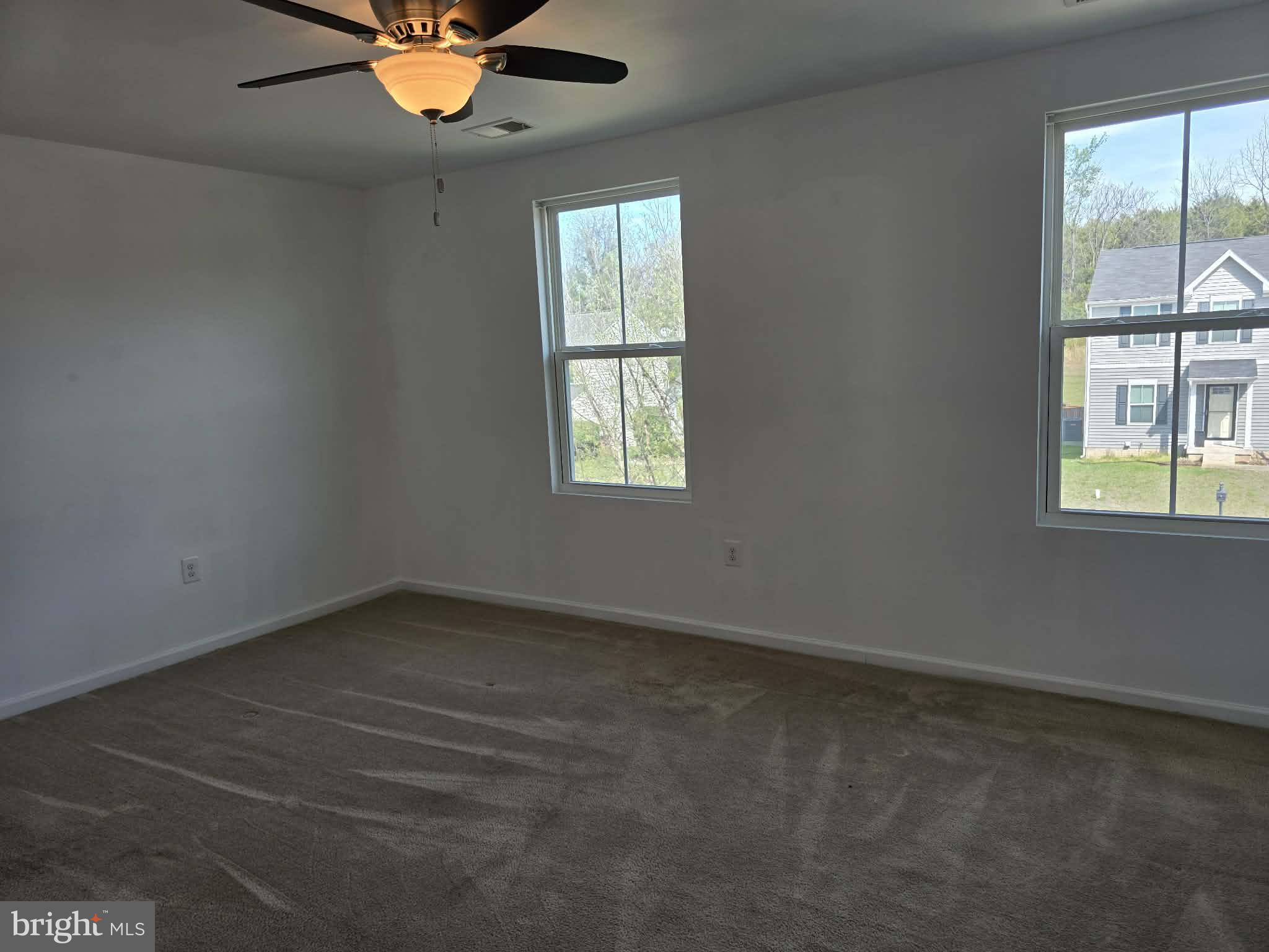 THREE FLAGS - Residential