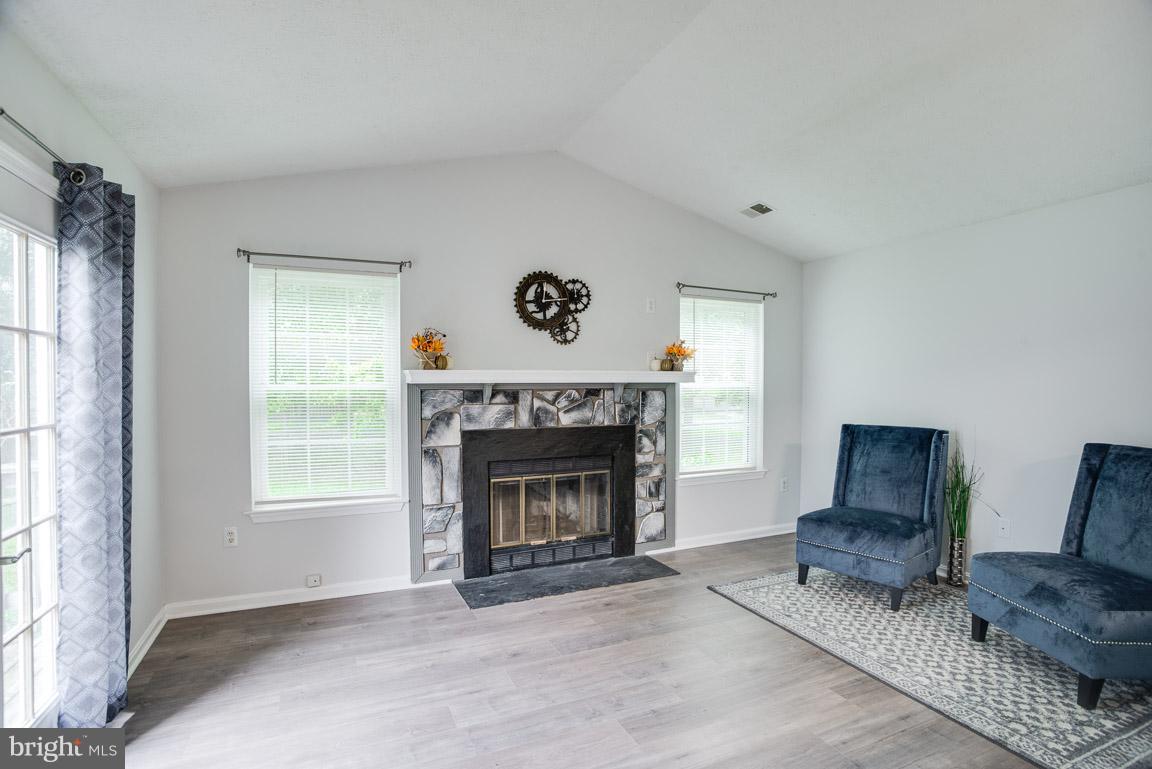 ST CHARLES SUB - HAMPSHIRE - Residential