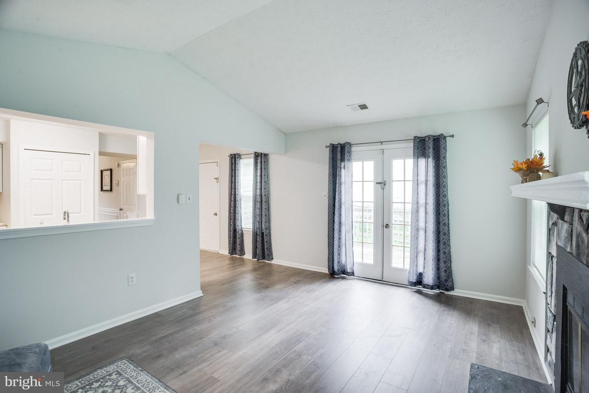 ST CHARLES SUB - HAMPSHIRE - Residential