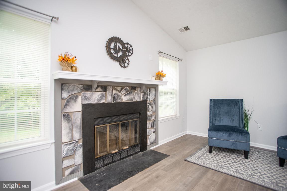 ST CHARLES SUB - HAMPSHIRE - Residential