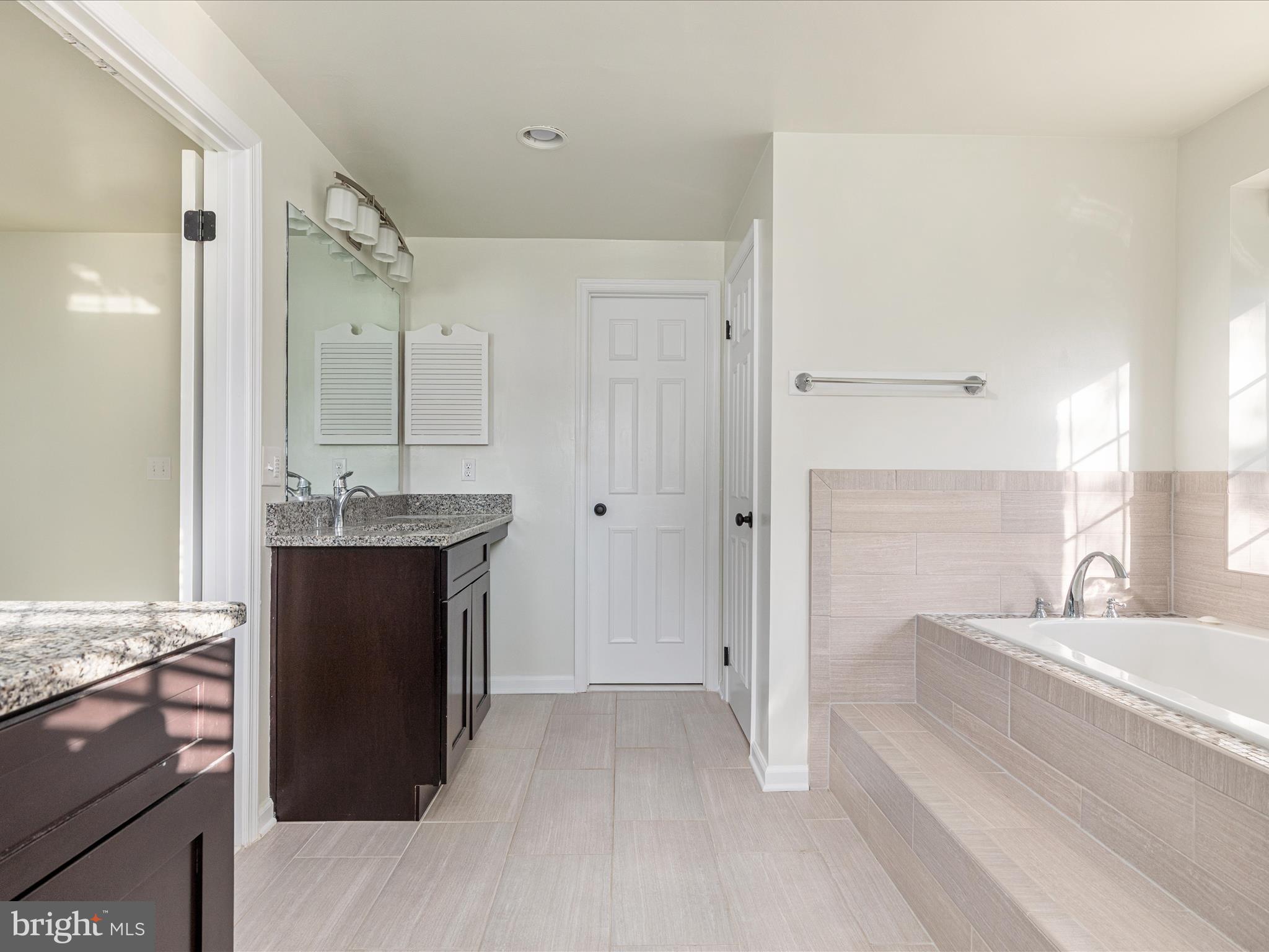 COUNTRYSIDE - Residential