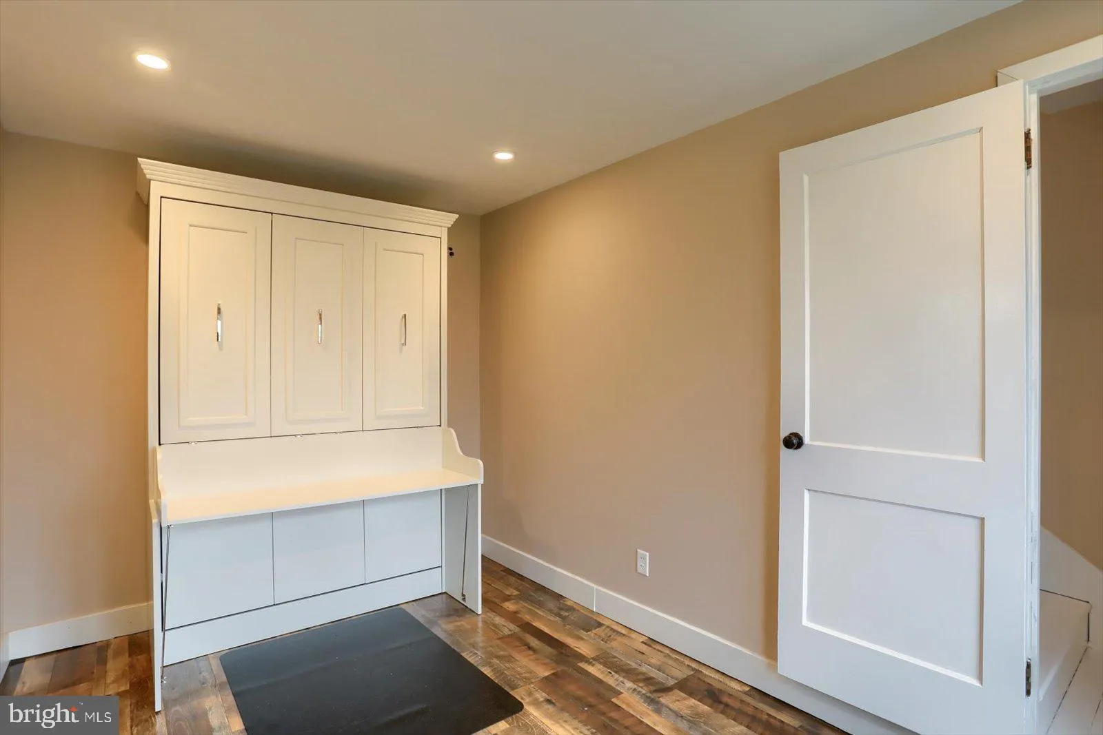 Hellam, Pennsylvania 17406, United States, 3 Bedrooms Bedrooms, ,2 BathroomsBathrooms,Residential,Pending,112274