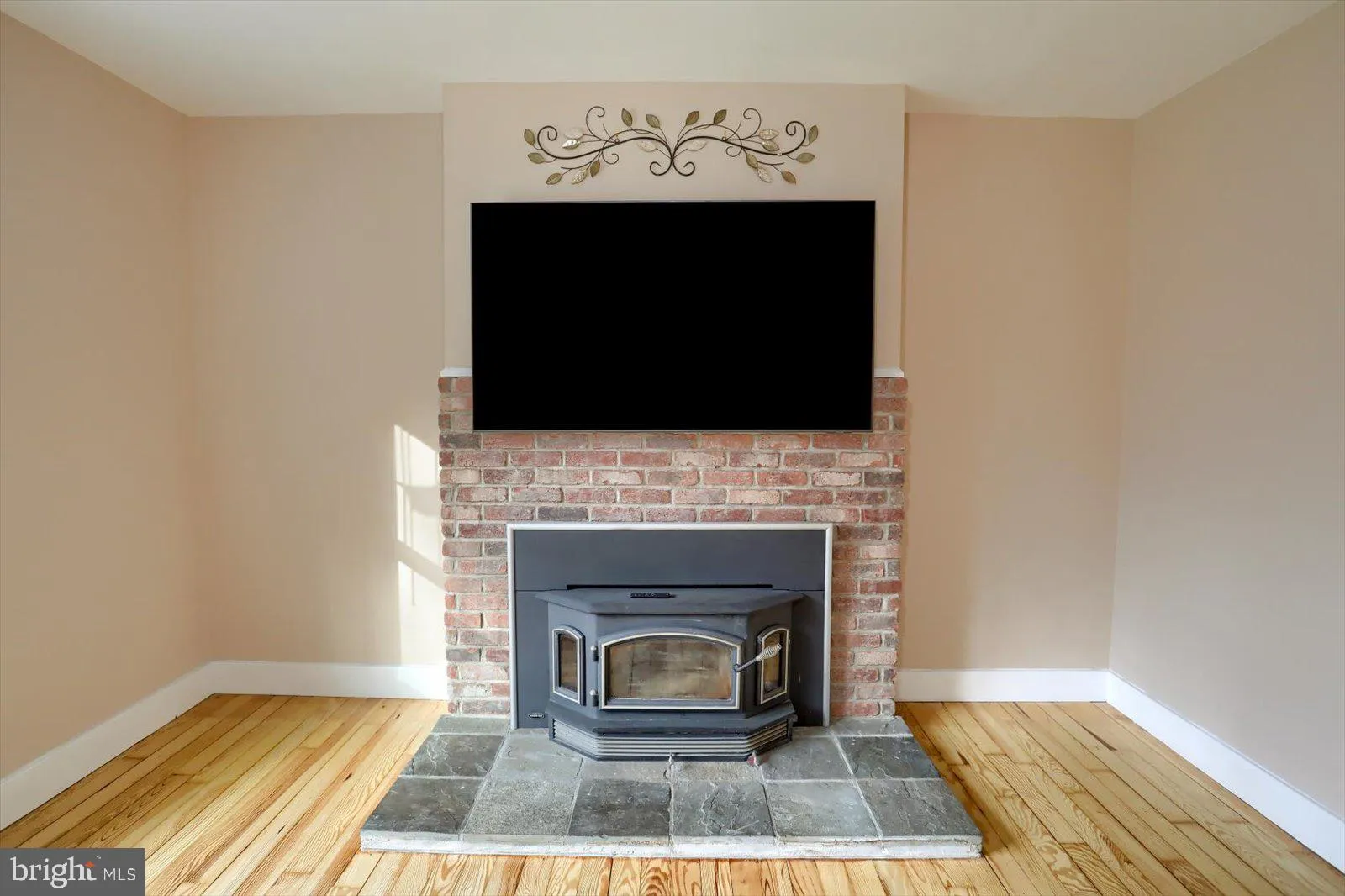 Hellam, Pennsylvania 17406, United States, 3 Bedrooms Bedrooms, ,2 BathroomsBathrooms,Residential,Pending,112274