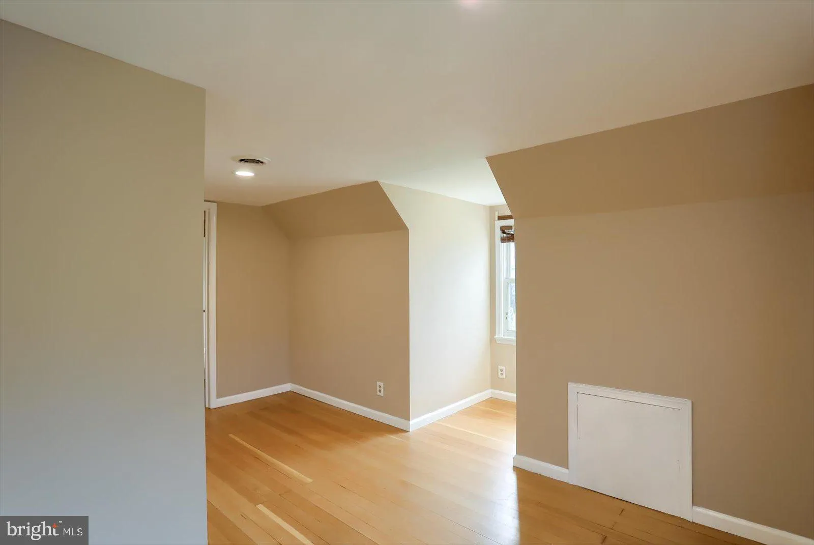 Hellam, Pennsylvania 17406, United States, 3 Bedrooms Bedrooms, ,2 BathroomsBathrooms,Residential,Pending,112274