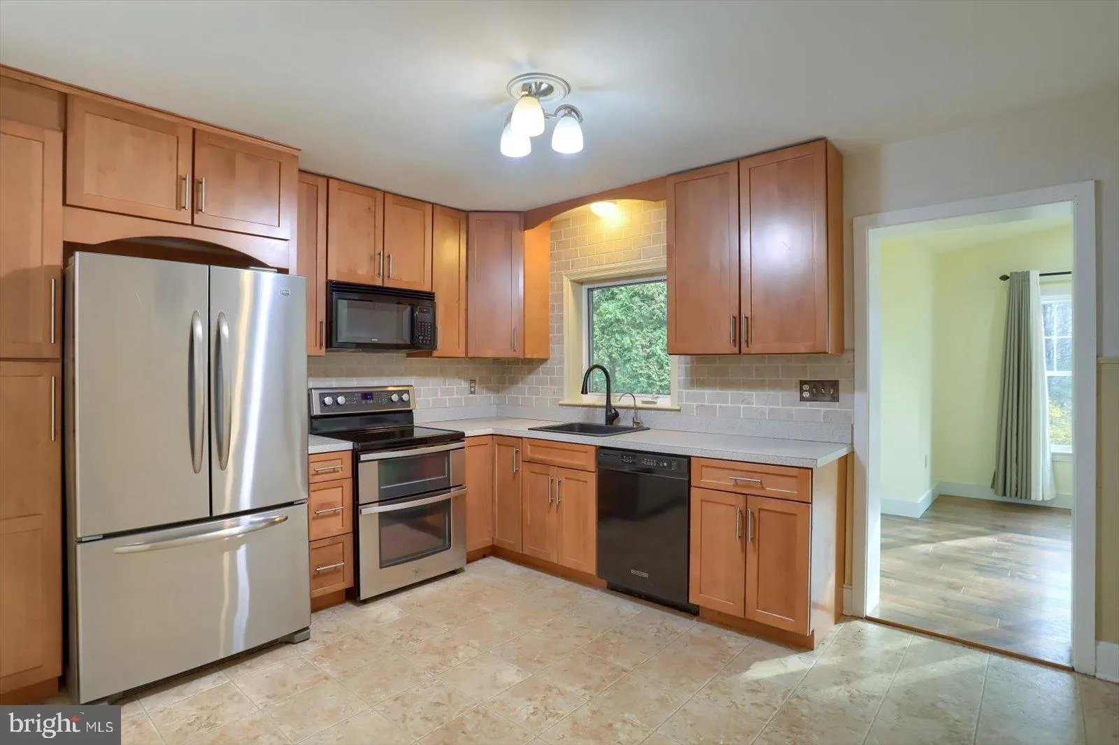 Hellam, Pennsylvania 17406, United States, 3 Bedrooms Bedrooms, ,2 BathroomsBathrooms,Residential,Pending,112274