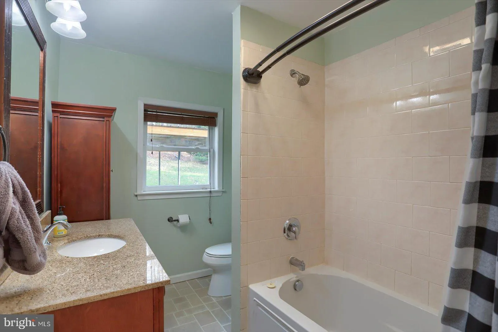 Hellam, Pennsylvania 17406, United States, 3 Bedrooms Bedrooms, ,2 BathroomsBathrooms,Residential,Pending,112274