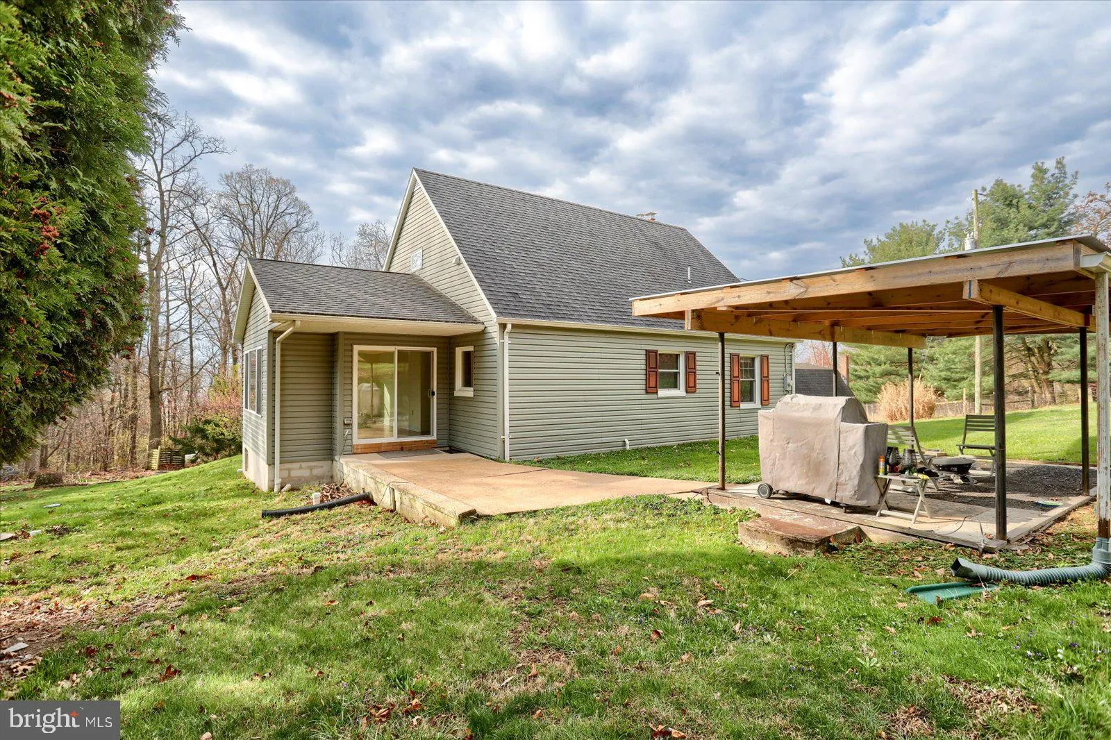 Hellam, Pennsylvania 17406, United States, 3 Bedrooms Bedrooms, ,2 BathroomsBathrooms,Residential,Pending,112274