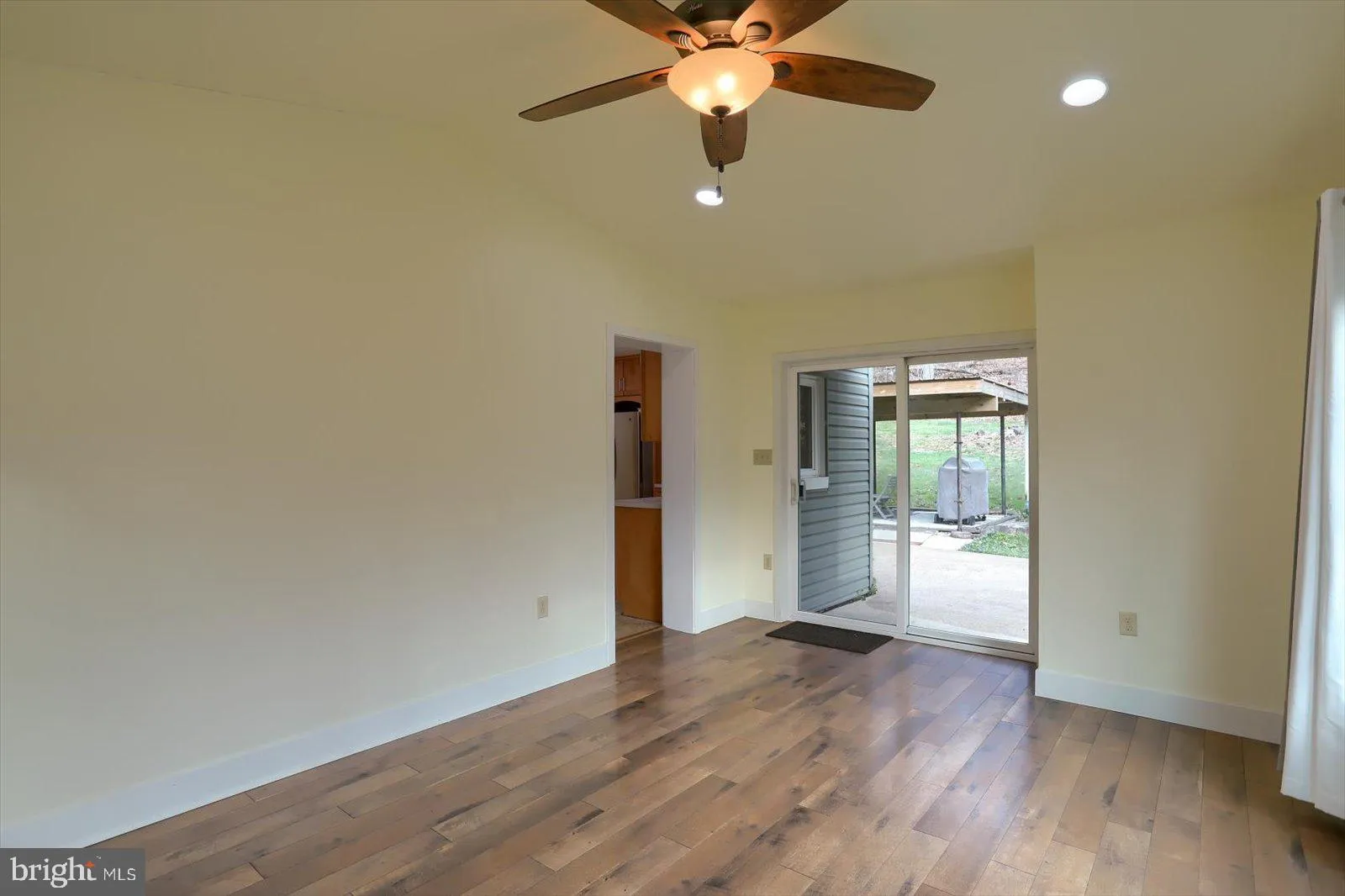 Hellam, Pennsylvania 17406, United States, 3 Bedrooms Bedrooms, ,2 BathroomsBathrooms,Residential,Pending,112274