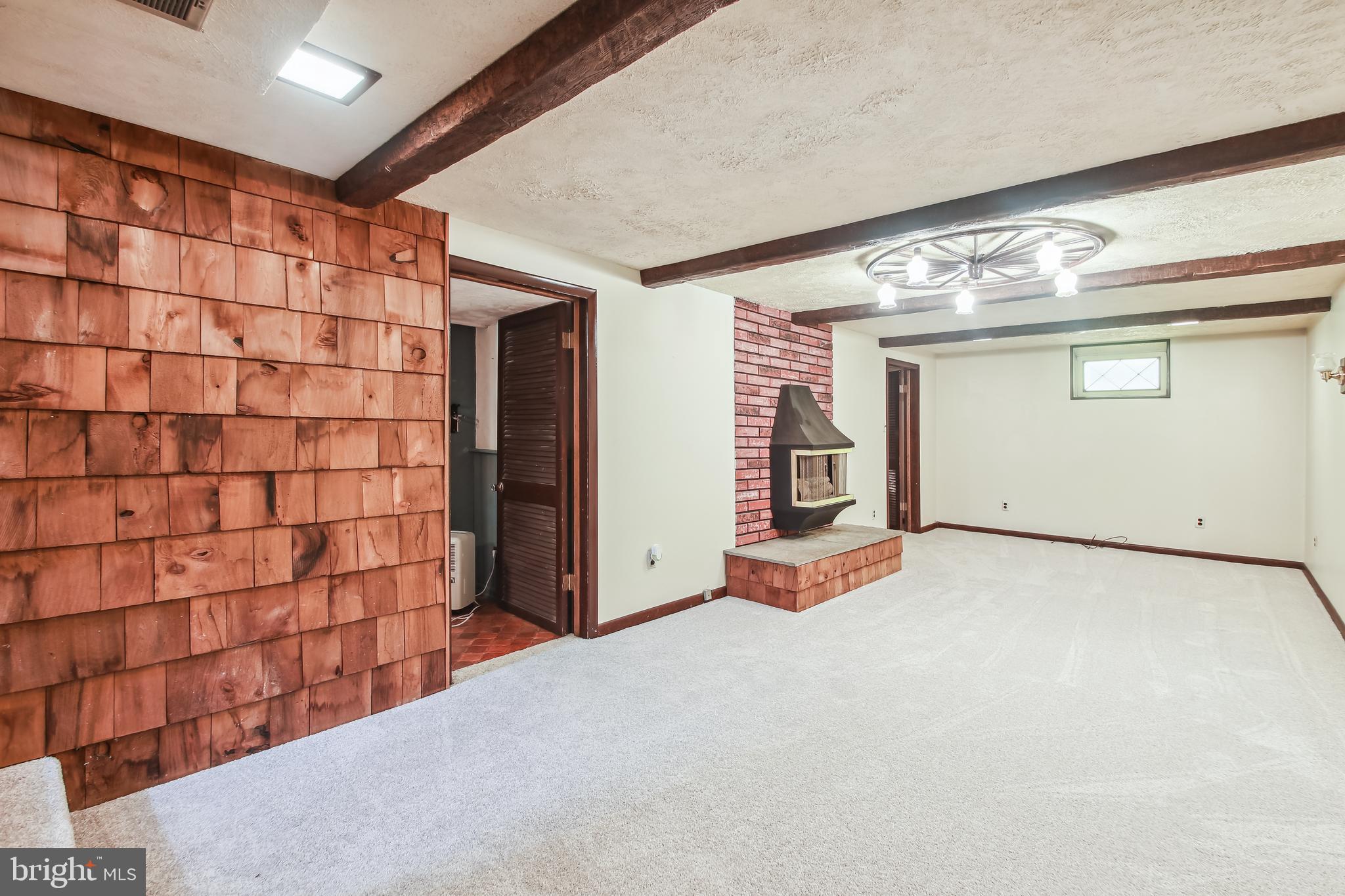 HILLSMERE ESTATES - Residential