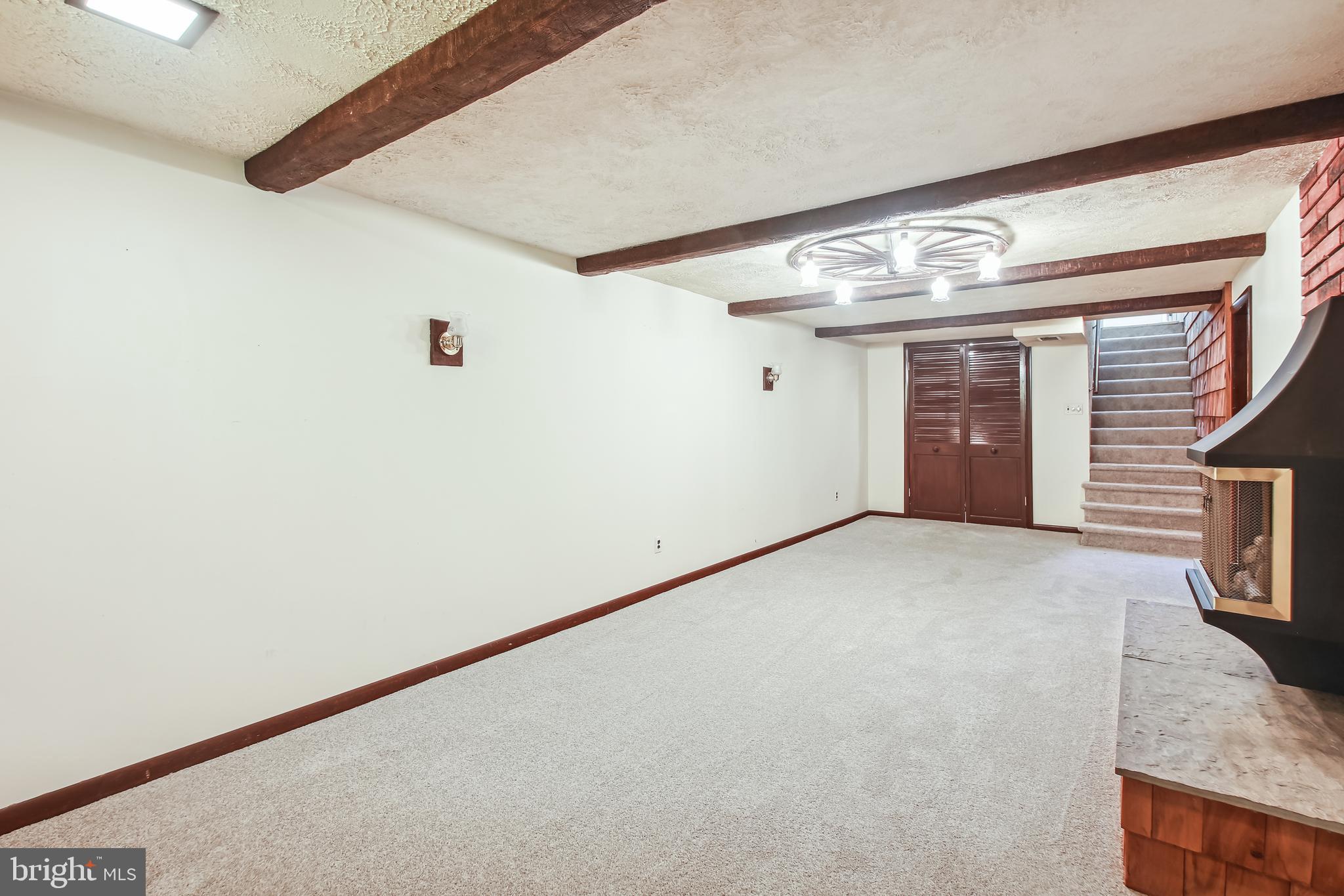 HILLSMERE ESTATES - Residential