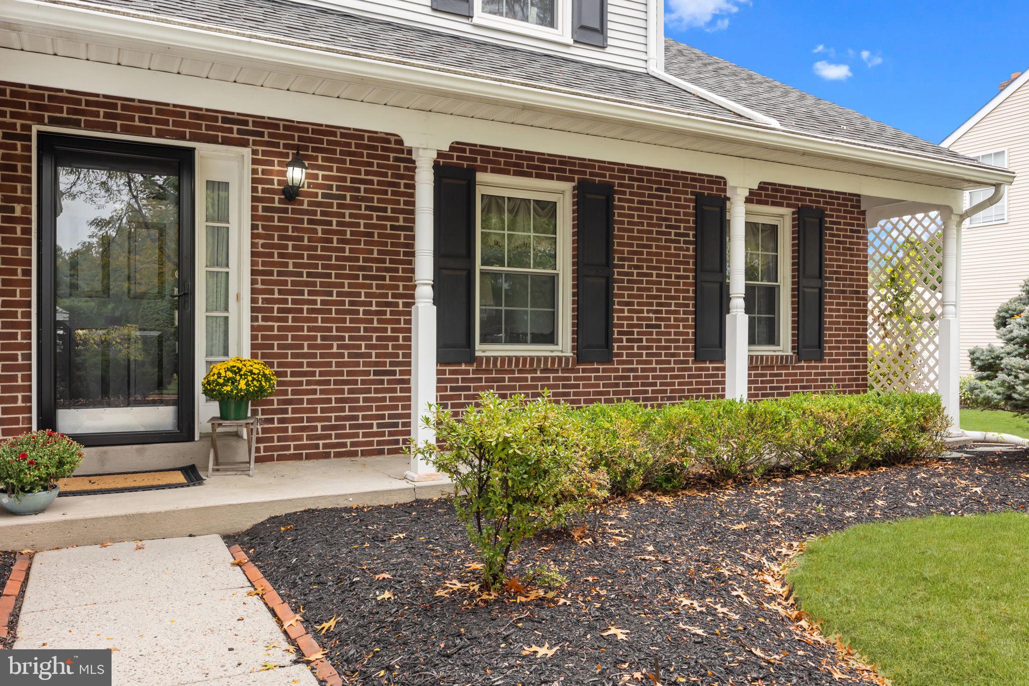 536 HERITAGE OAK DRIVE