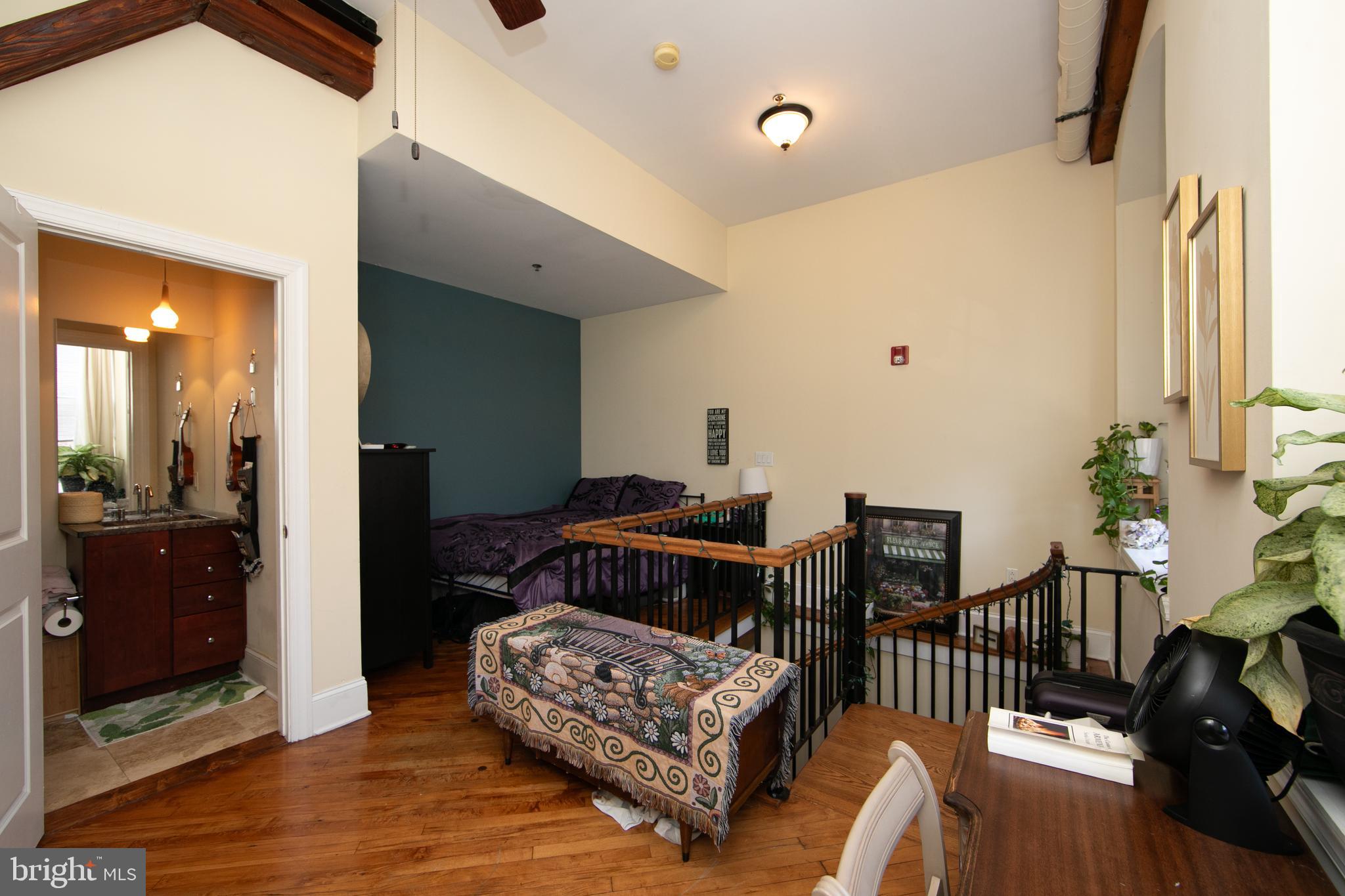 ROXBOROUGH - Residential