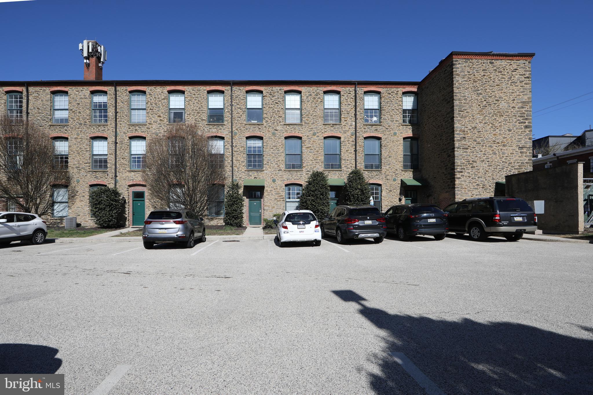 ROXBOROUGH - Residential