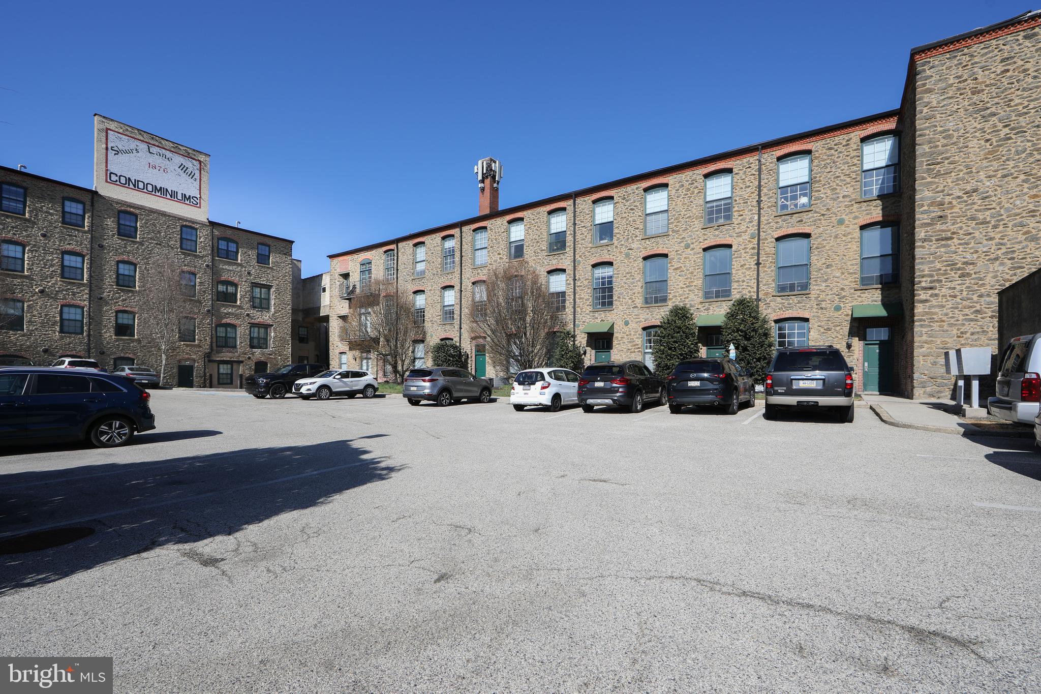 ROXBOROUGH - Residential