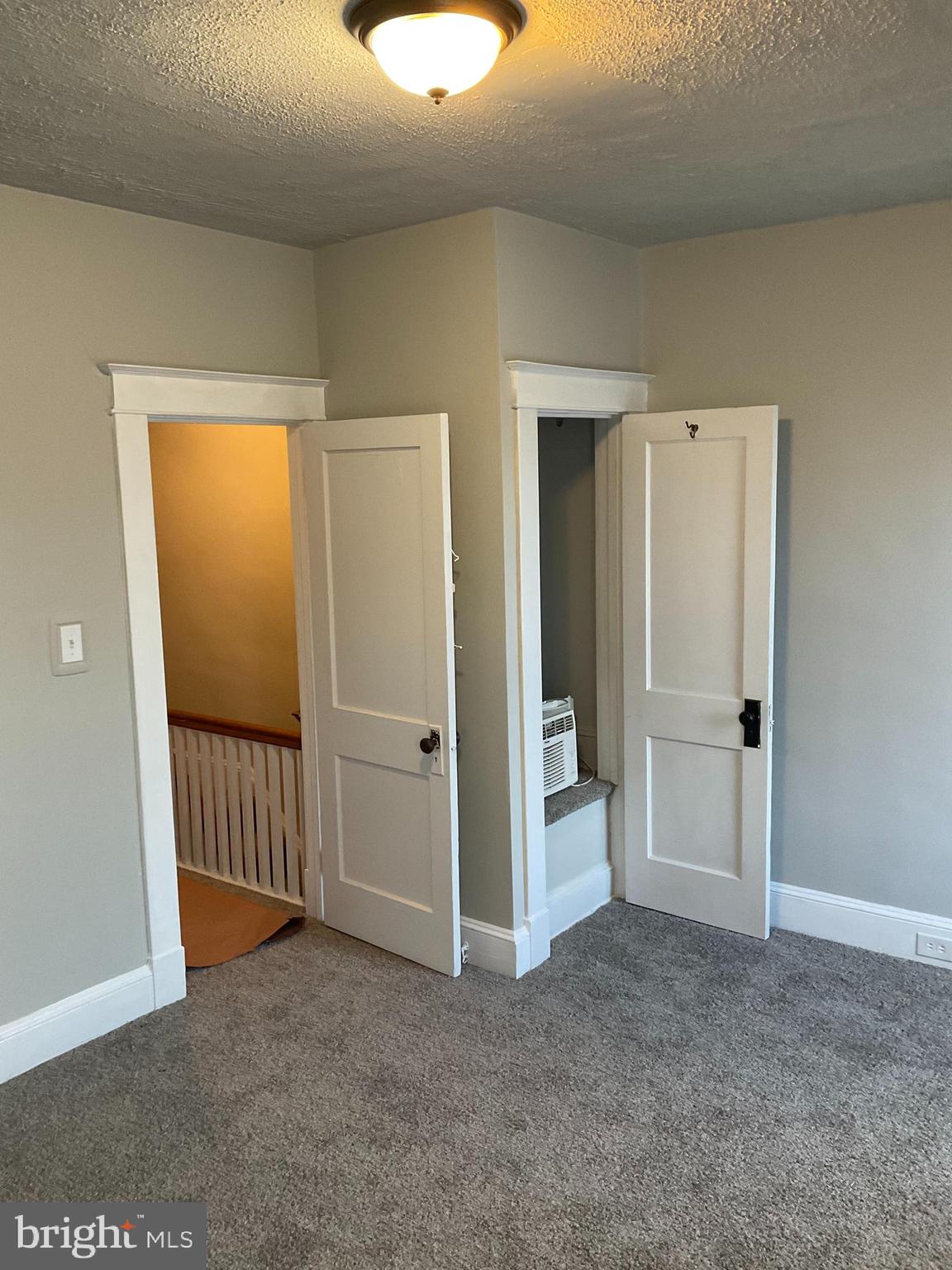 MILL HILL - Residential