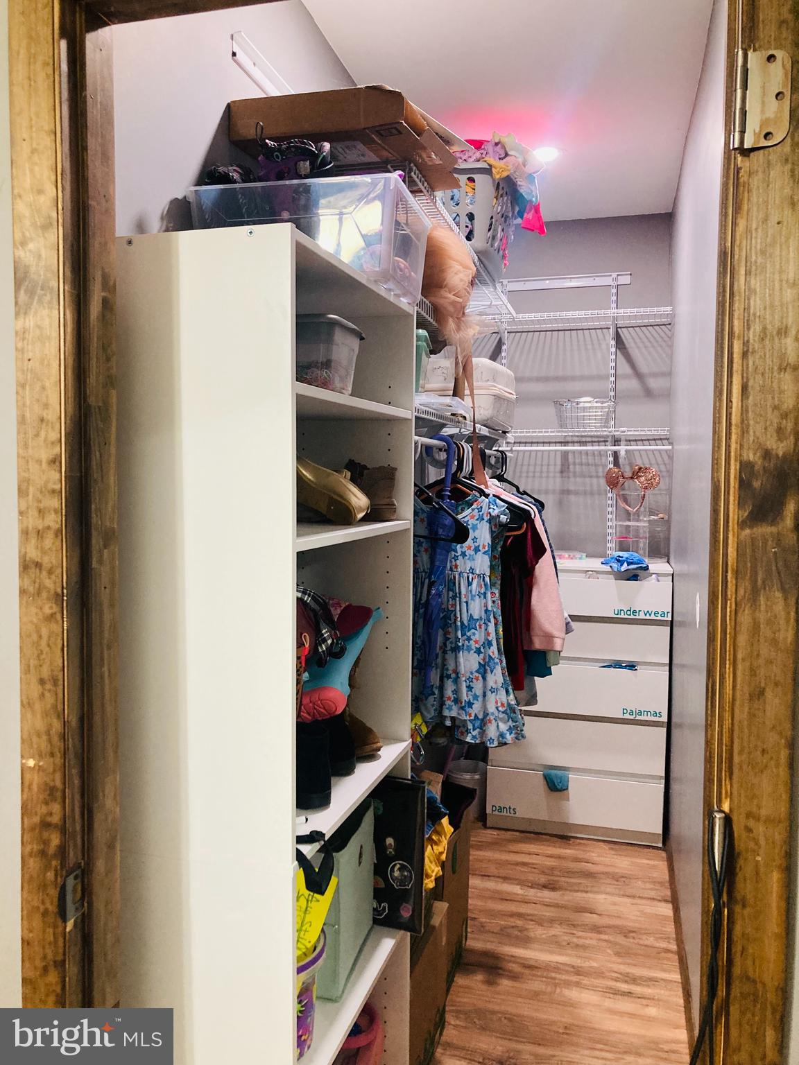 FAIRBROOK - Residential