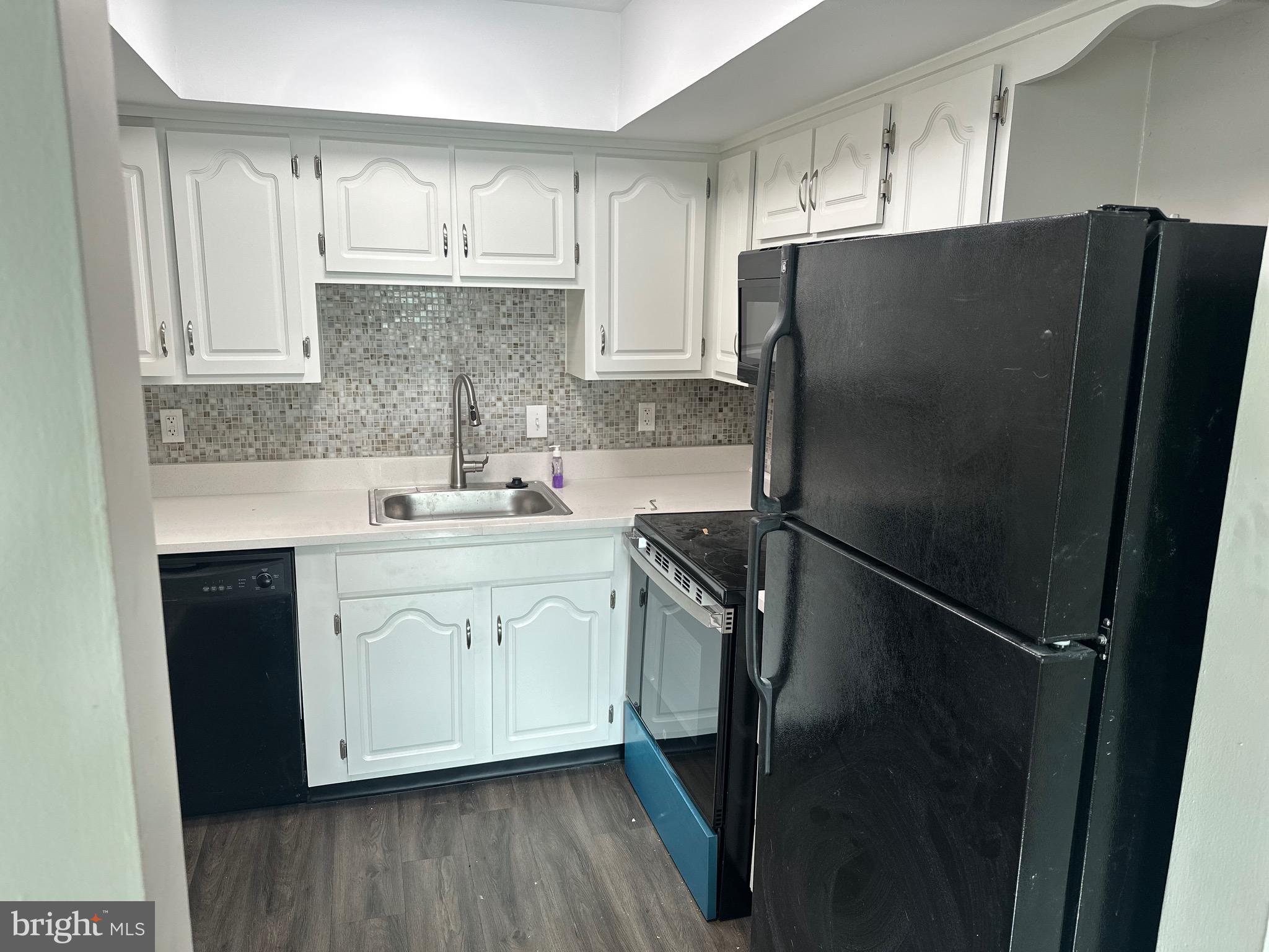 YARDLEY COMMONS - Residential Lease