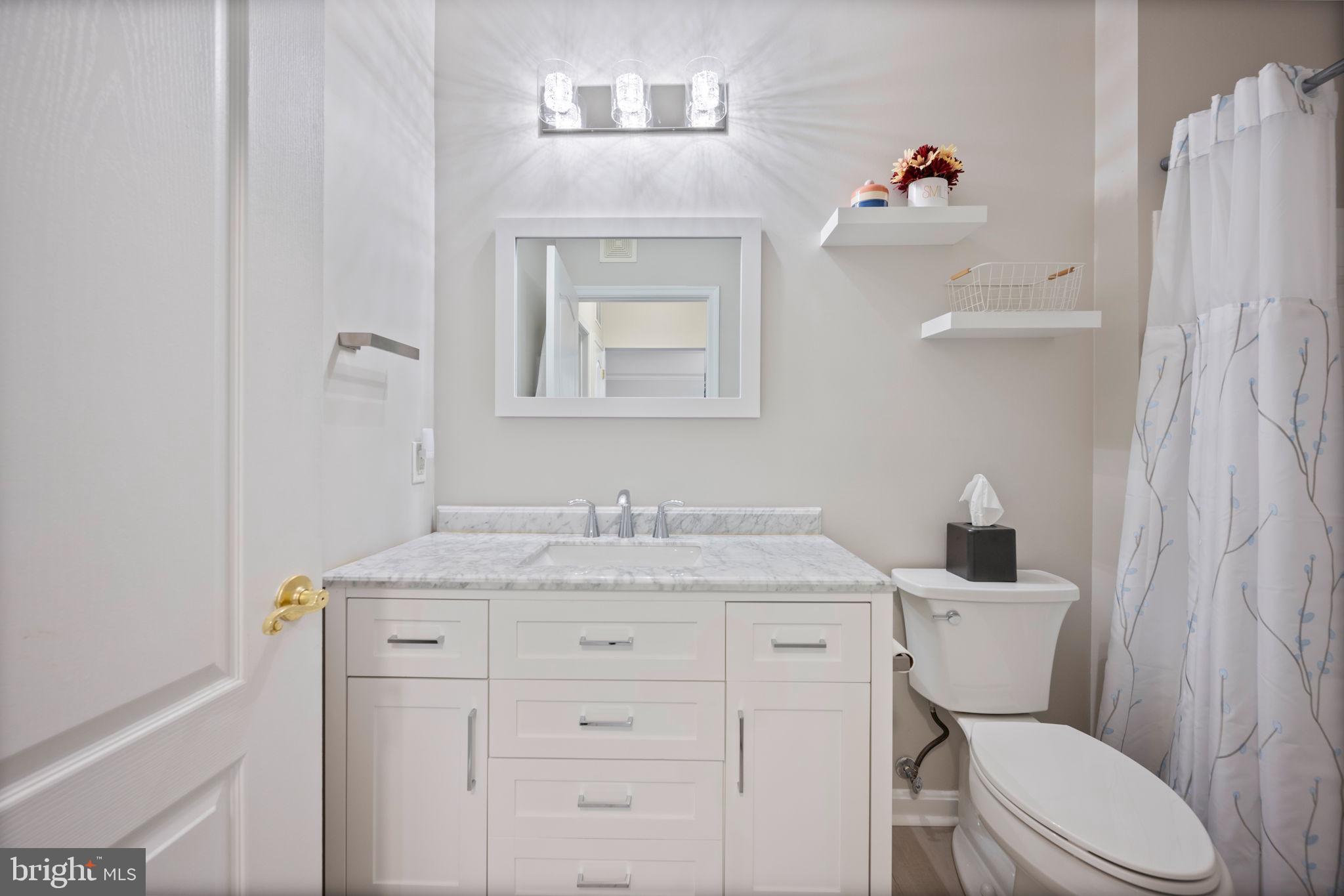 GATHERINGS AT LYNDWOOD - Residential