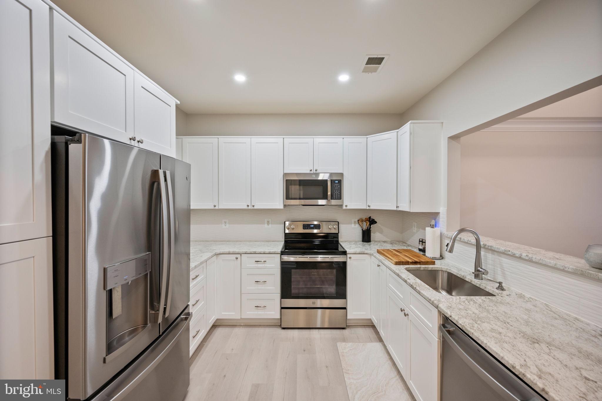 GATHERINGS AT LYNDWOOD - Residential