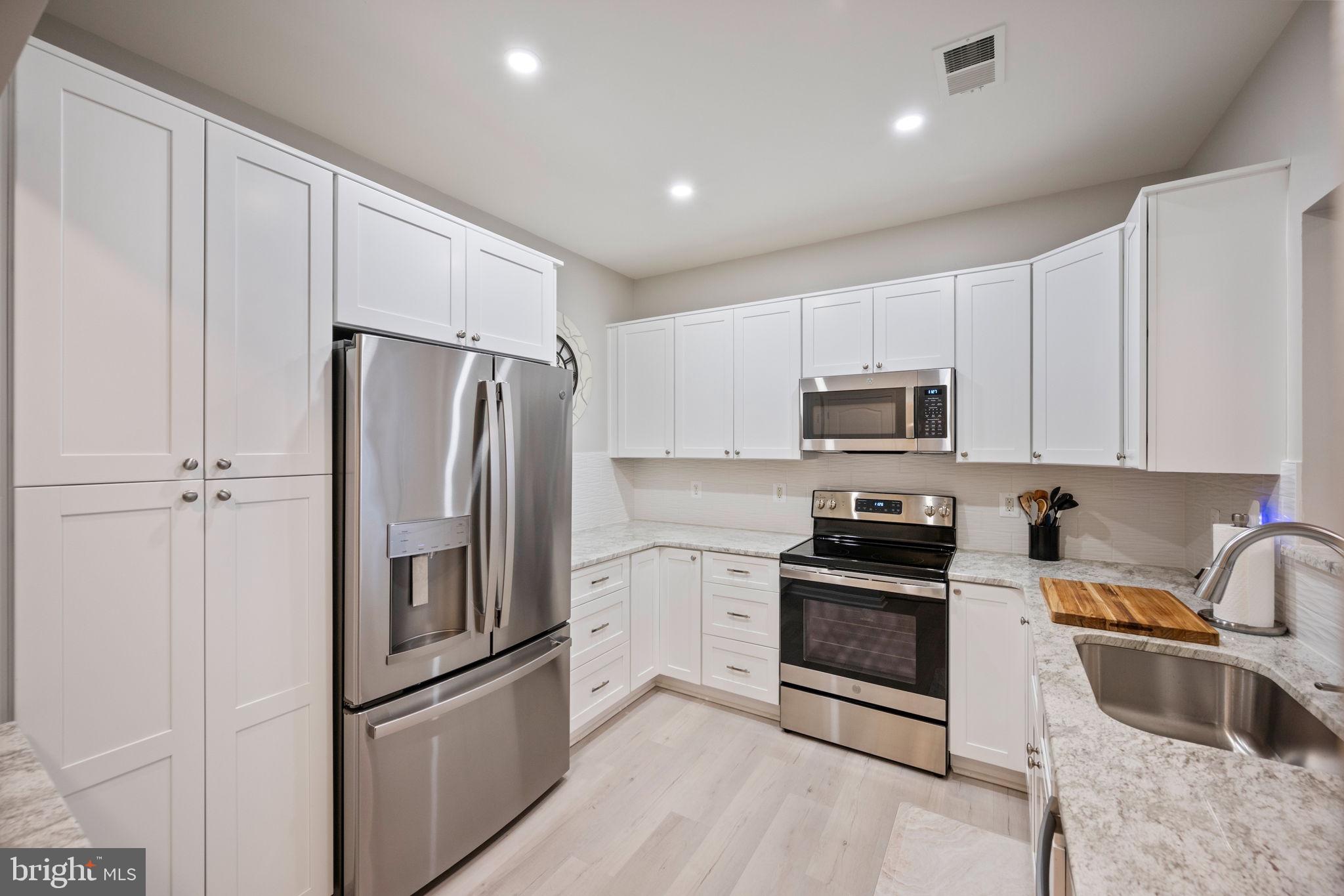 GATHERINGS AT LYNDWOOD - Residential