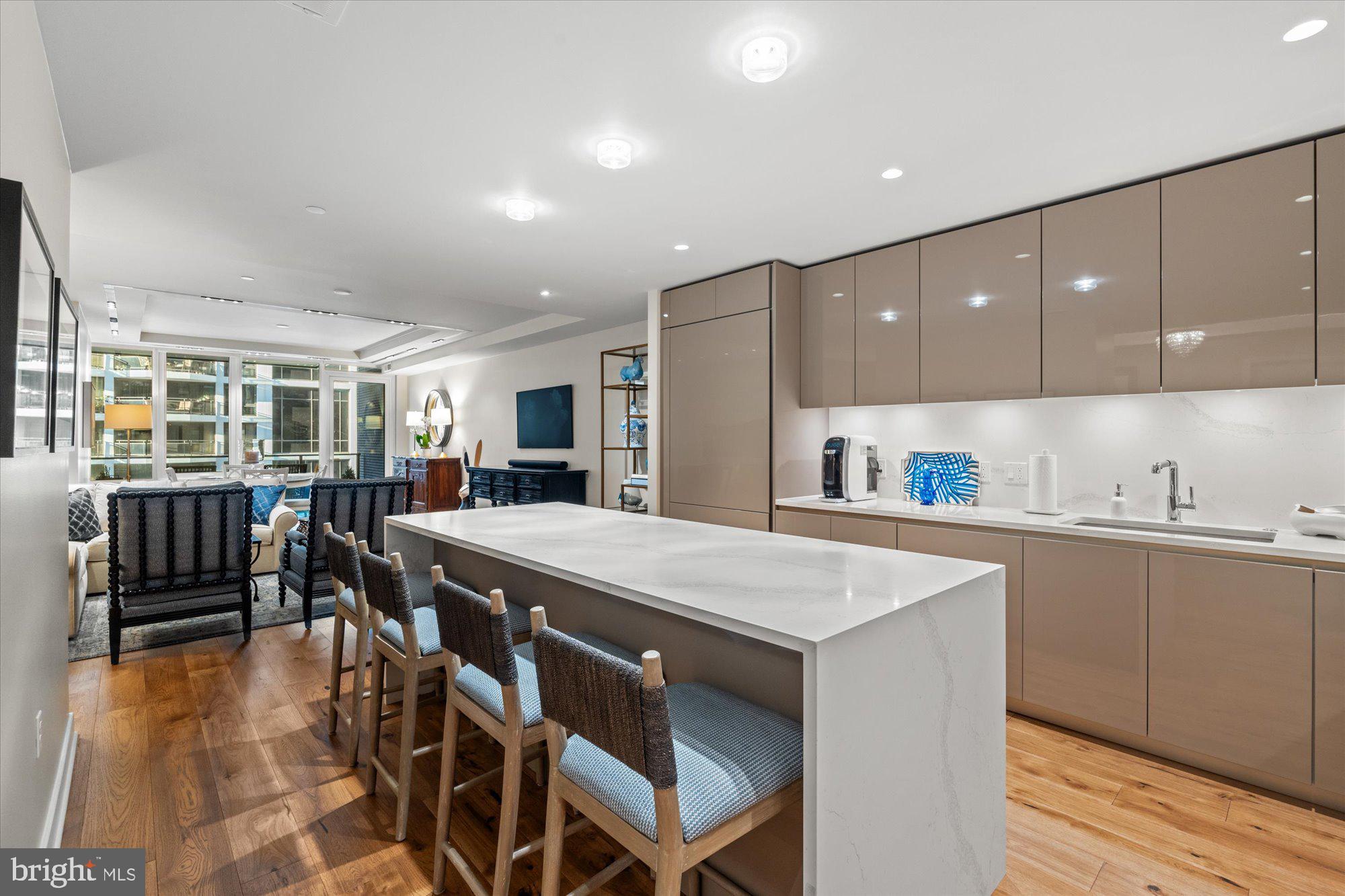 ROSSLYN - Residential