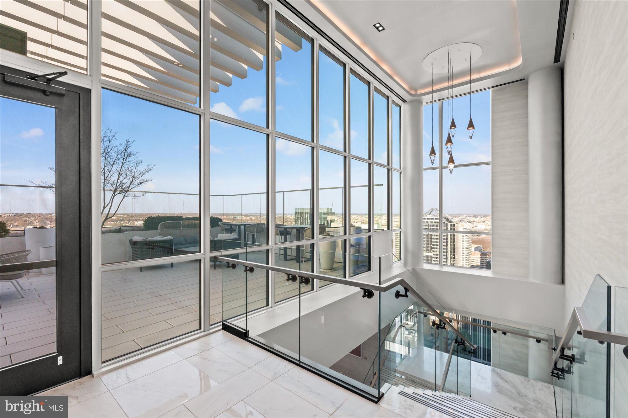 ROSSLYN - Residential