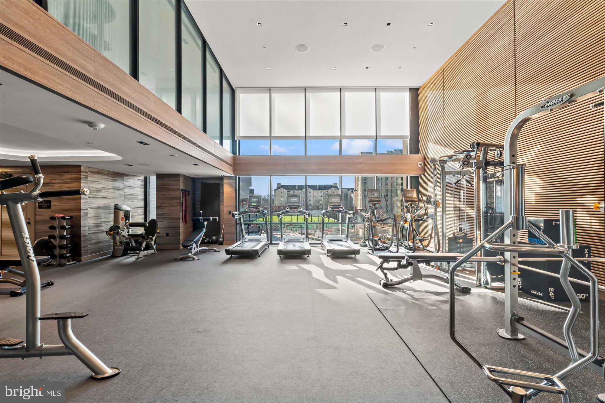 ROSSLYN - Residential