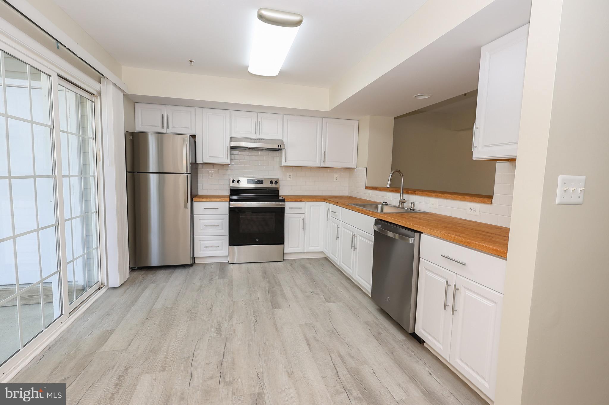 THE TOWNES AT WESTBURY - Residential
