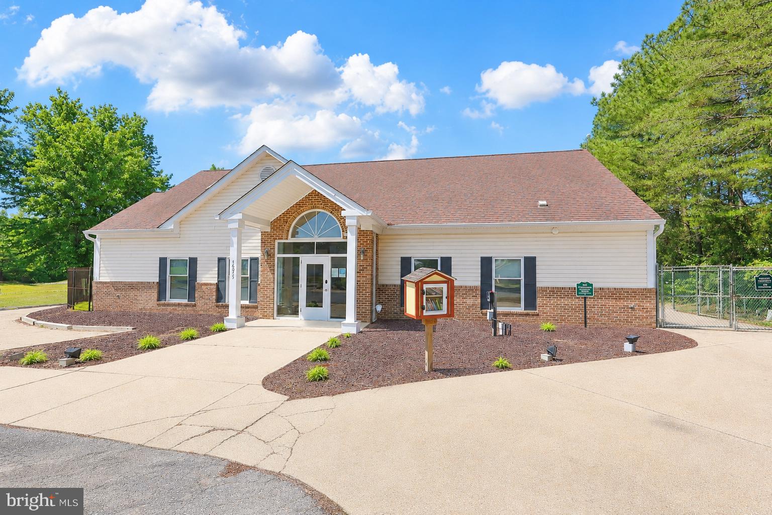 THE TOWNES AT WESTBURY - Residential