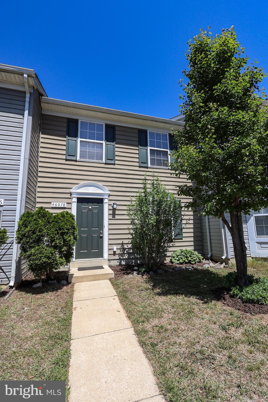 THE TOWNES AT WESTBURY - Residential