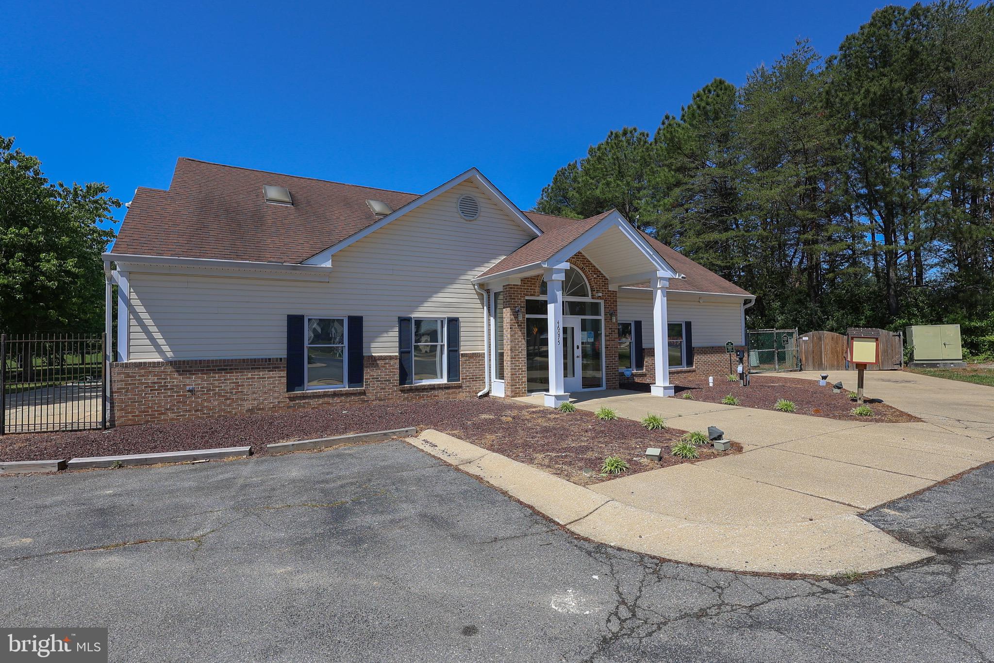 THE TOWNES AT WESTBURY - Residential