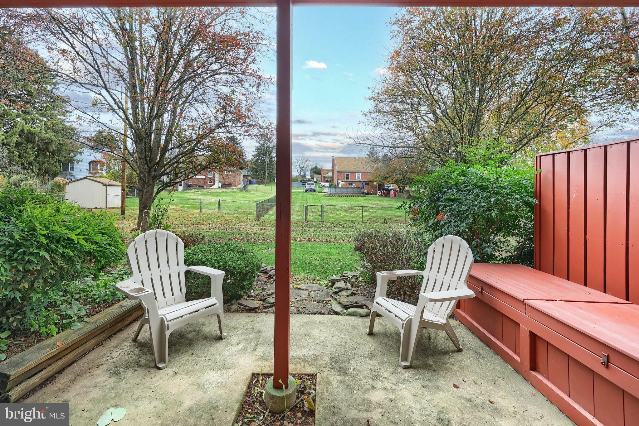 WESTLYN CONDOS - Residential