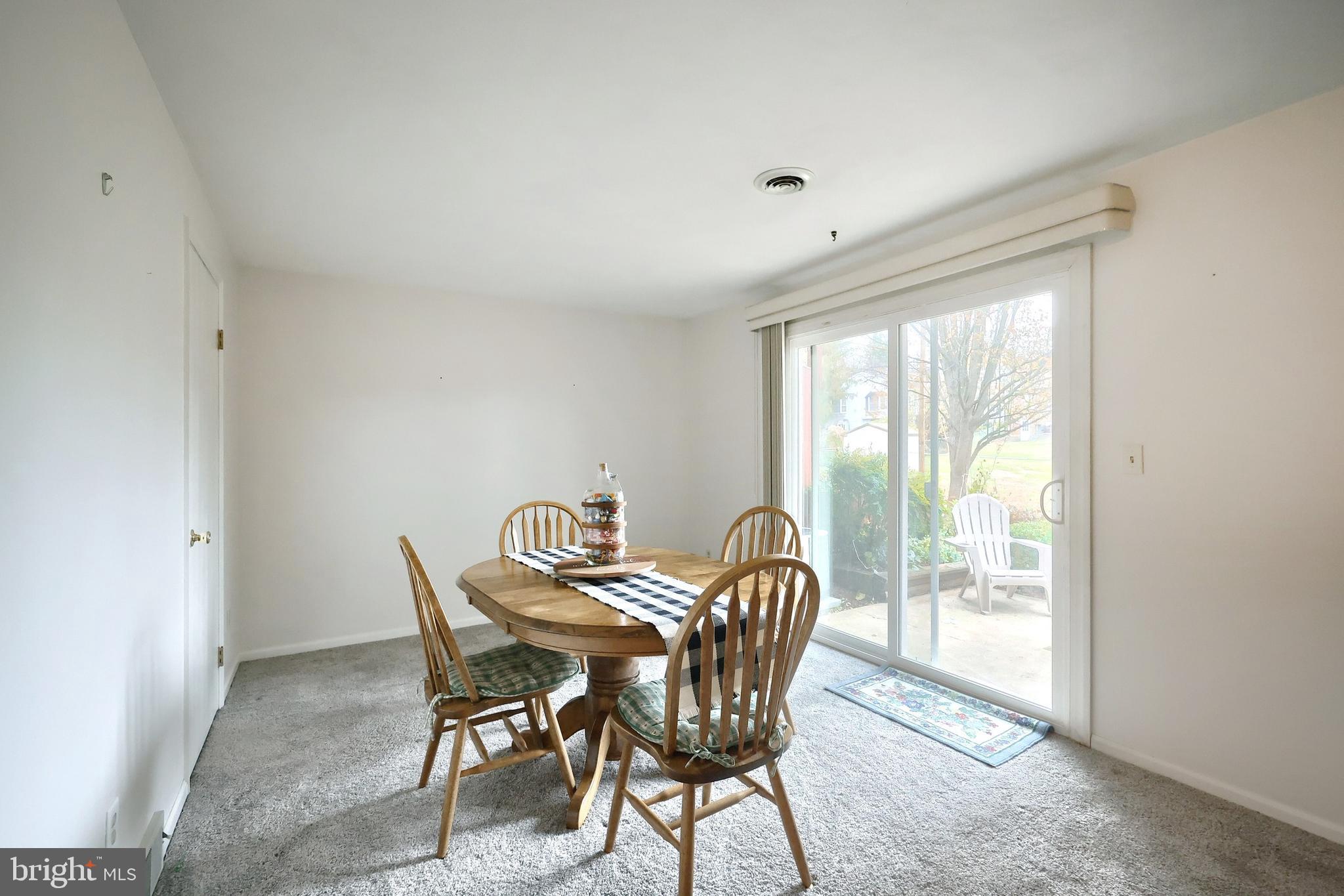 WESTLYN CONDOS - Residential