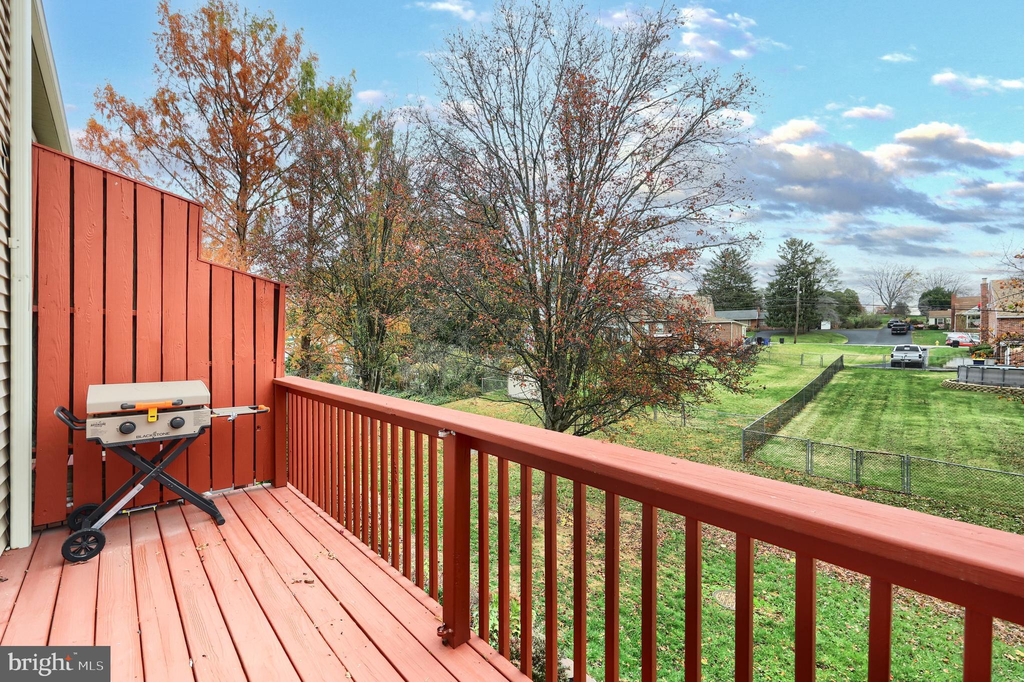 WESTLYN CONDOS - Residential