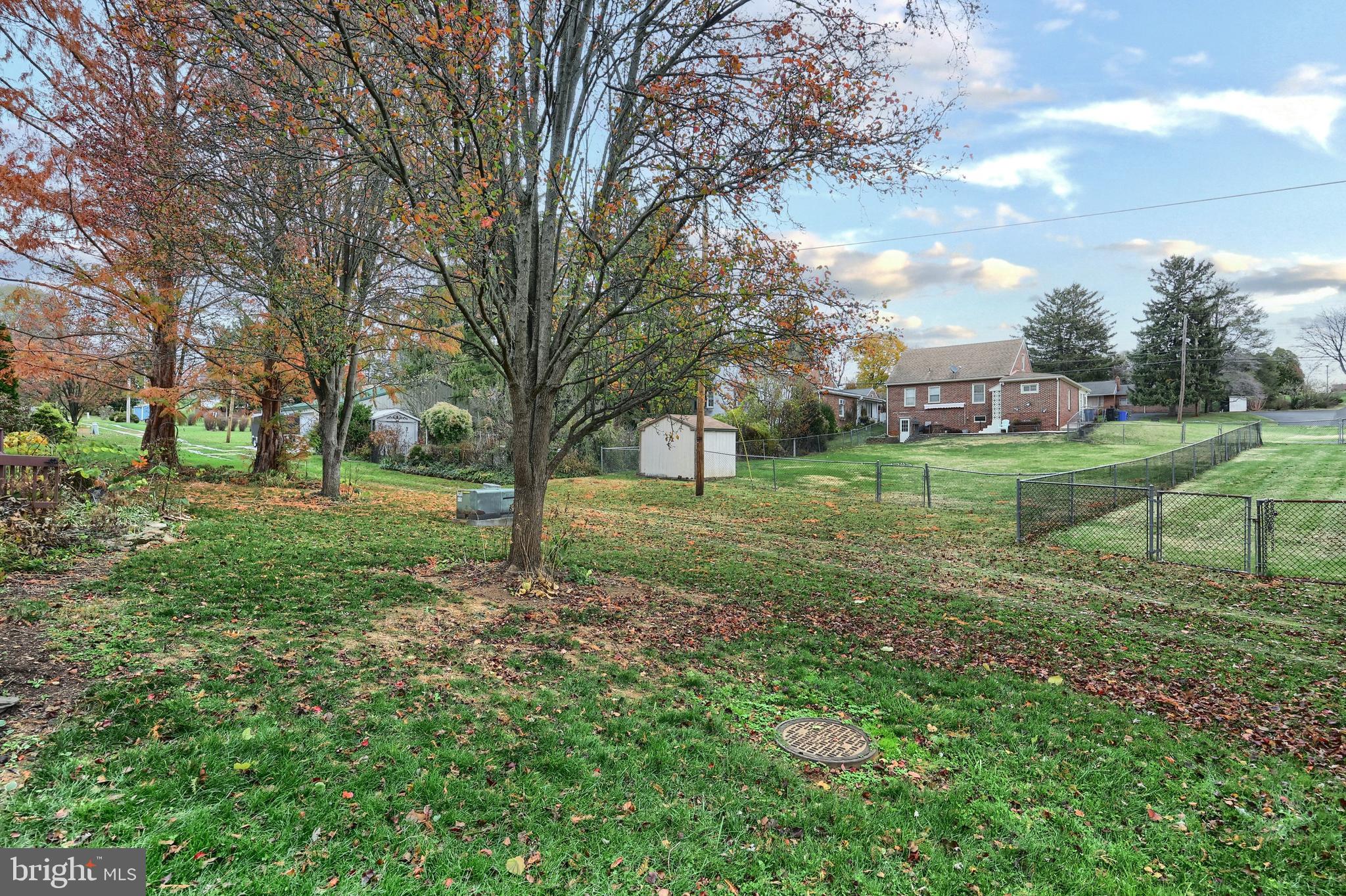 WESTLYN CONDOS - Residential