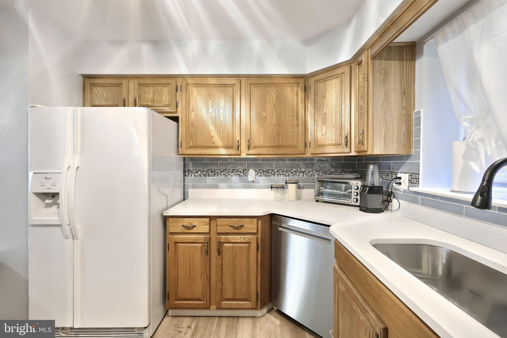 WESTLYN CONDOS - Residential