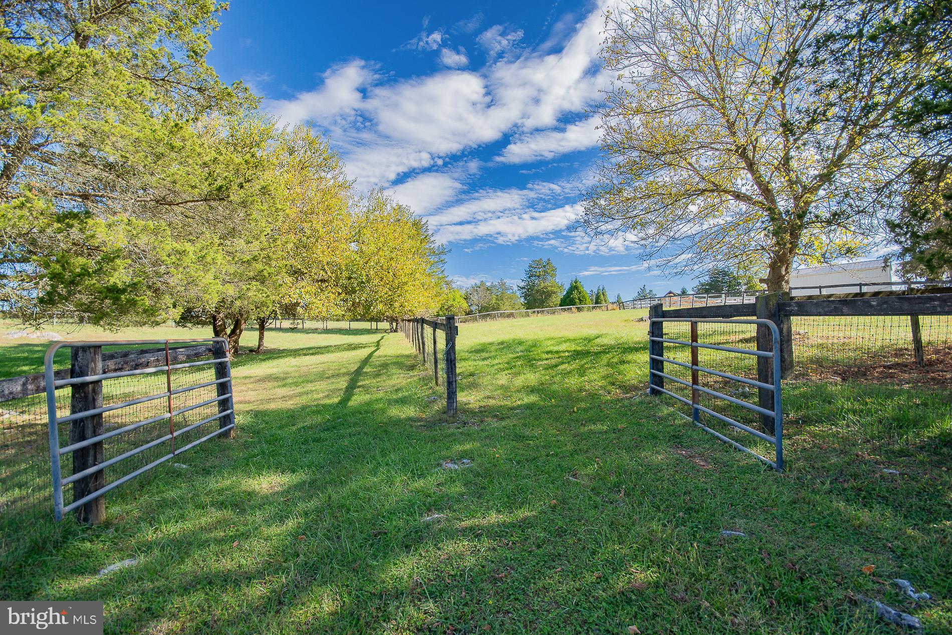 GREYSTONE ON THE OPEQUON - Residential