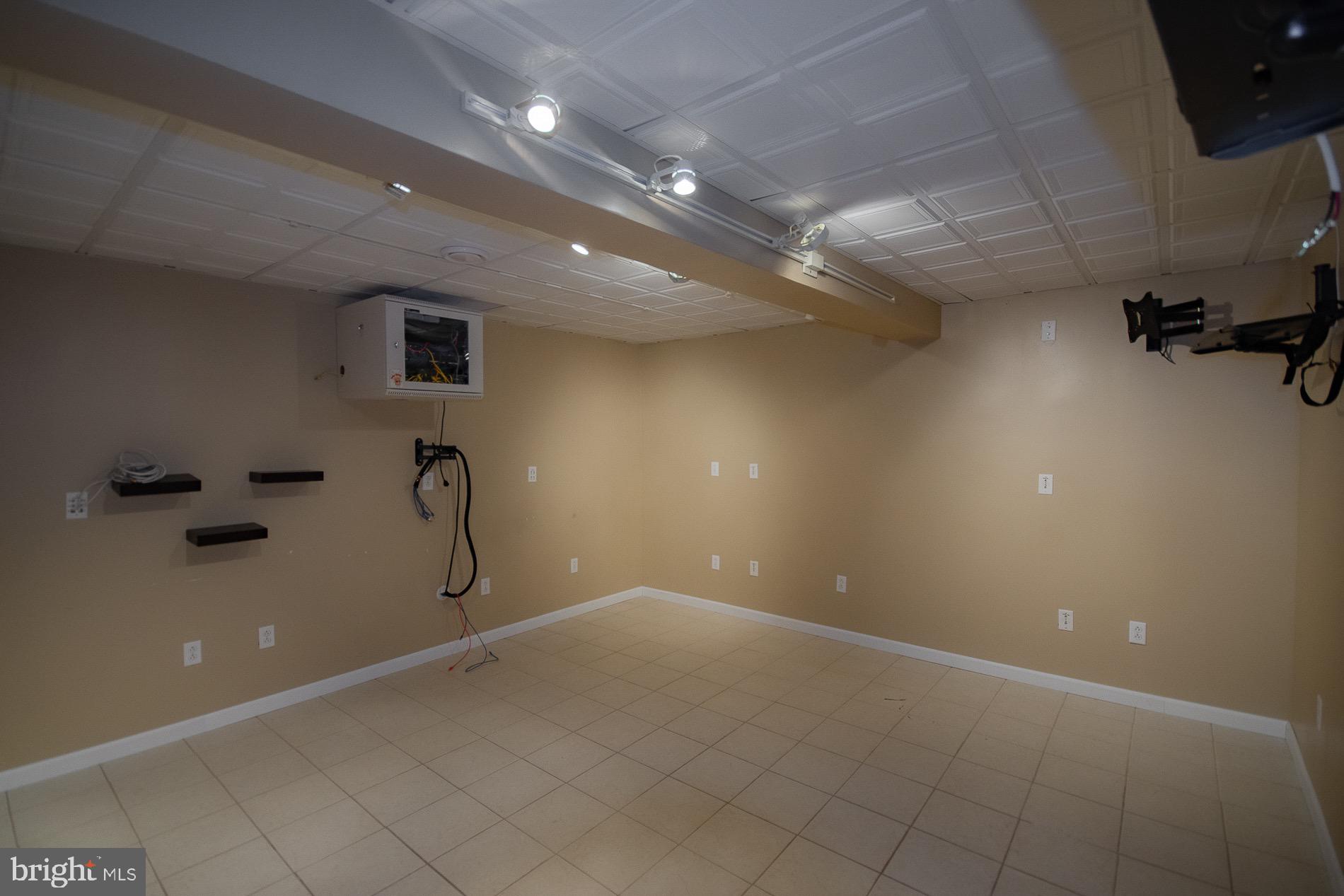 GREYSTONE ON THE OPEQUON - Residential