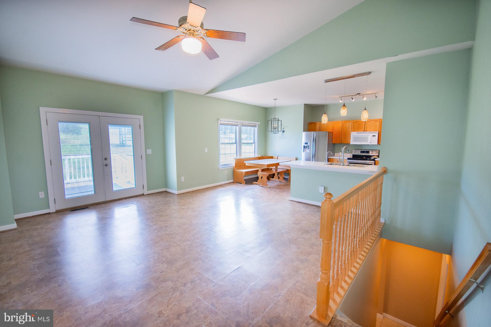 GREYSTONE ON THE OPEQUON - Residential