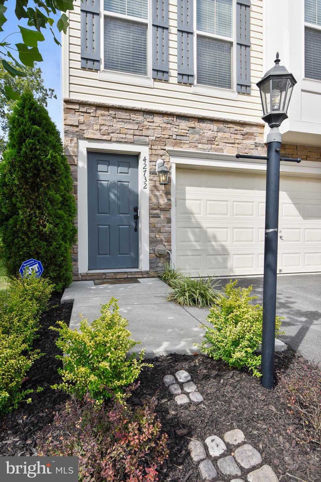 ALEXANDERS CHASE - Residential