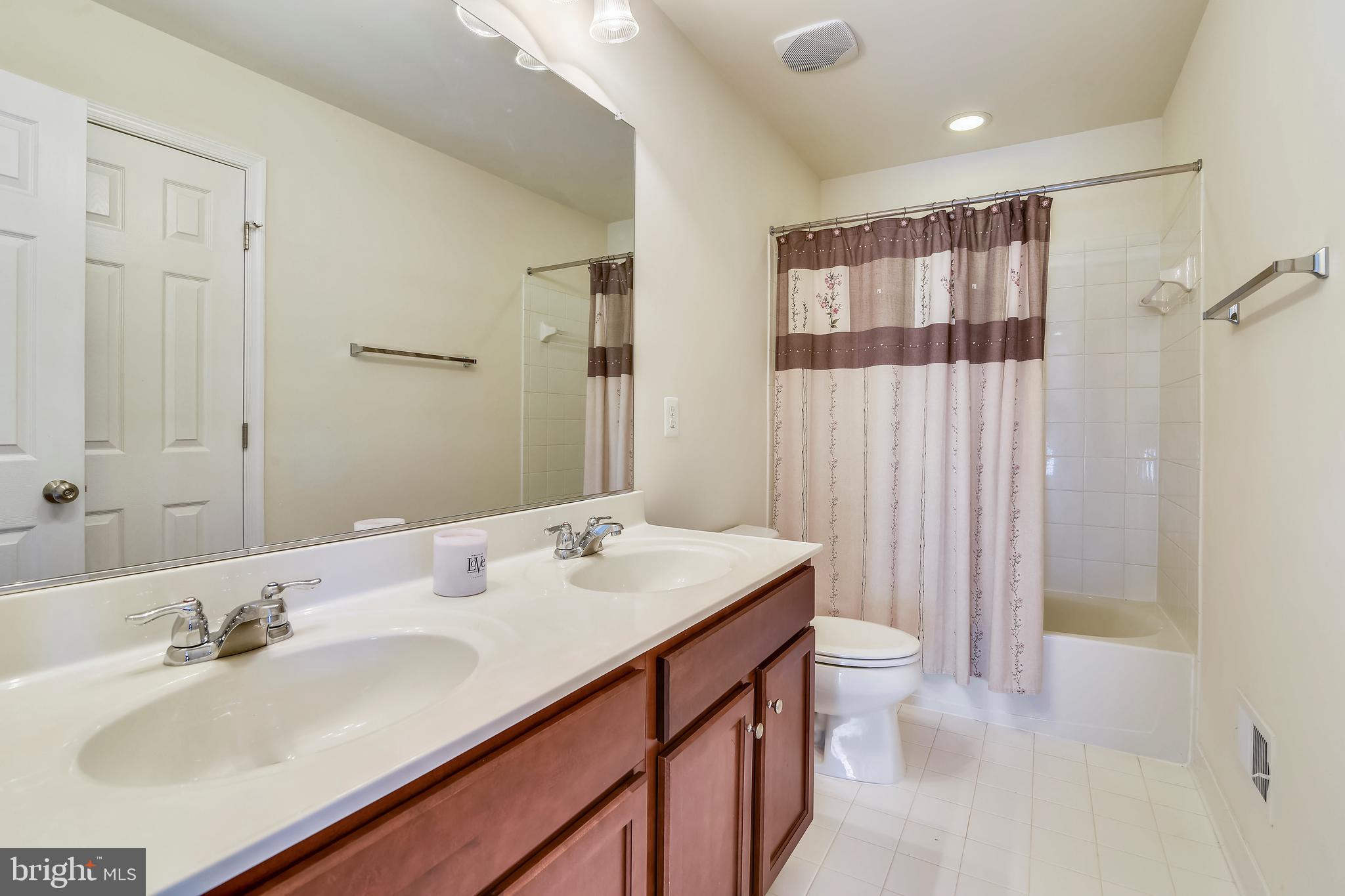 ALEXANDERS CHASE - Residential